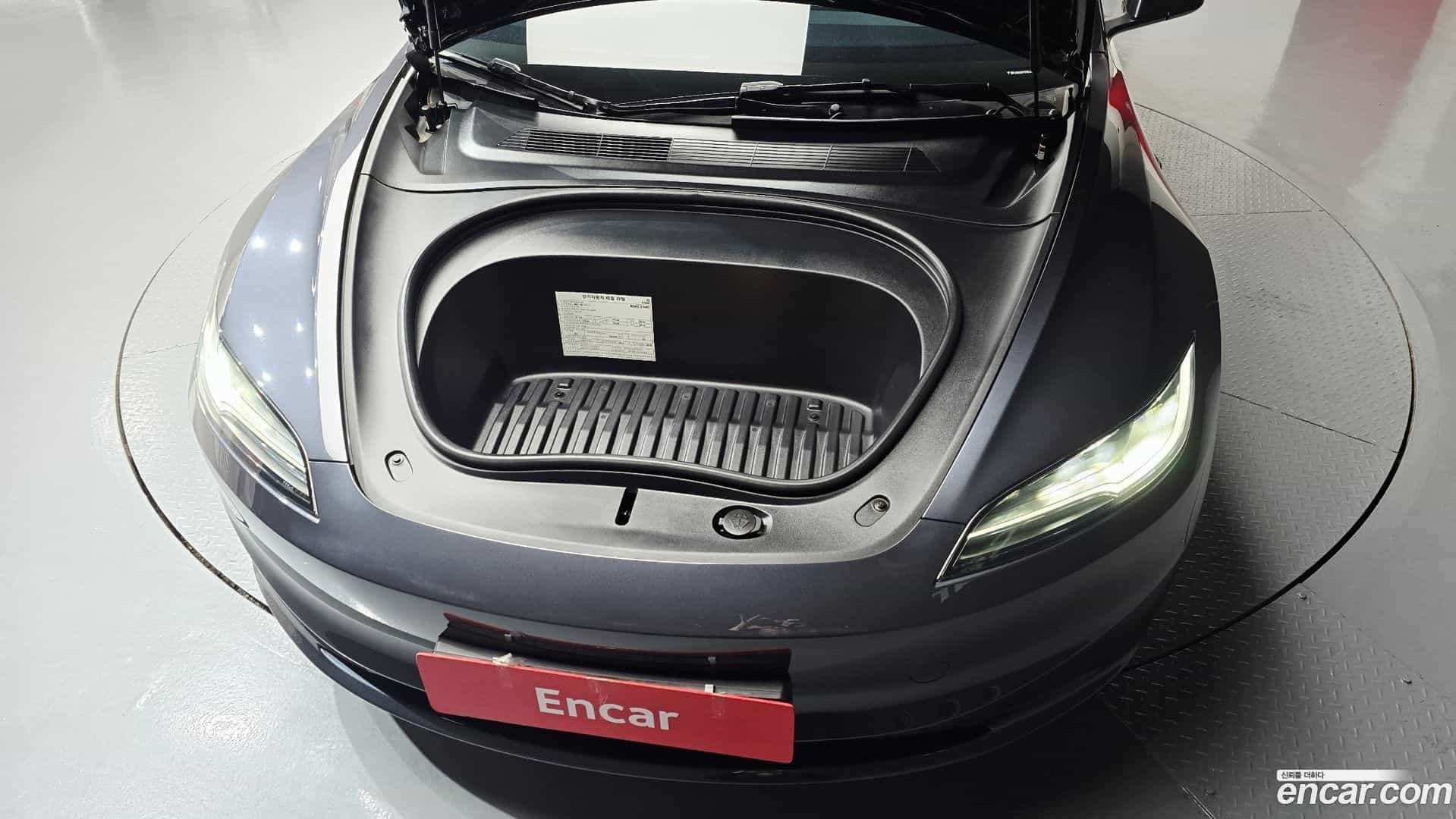 Model 3 Tesla 2025.2-OUTER-006