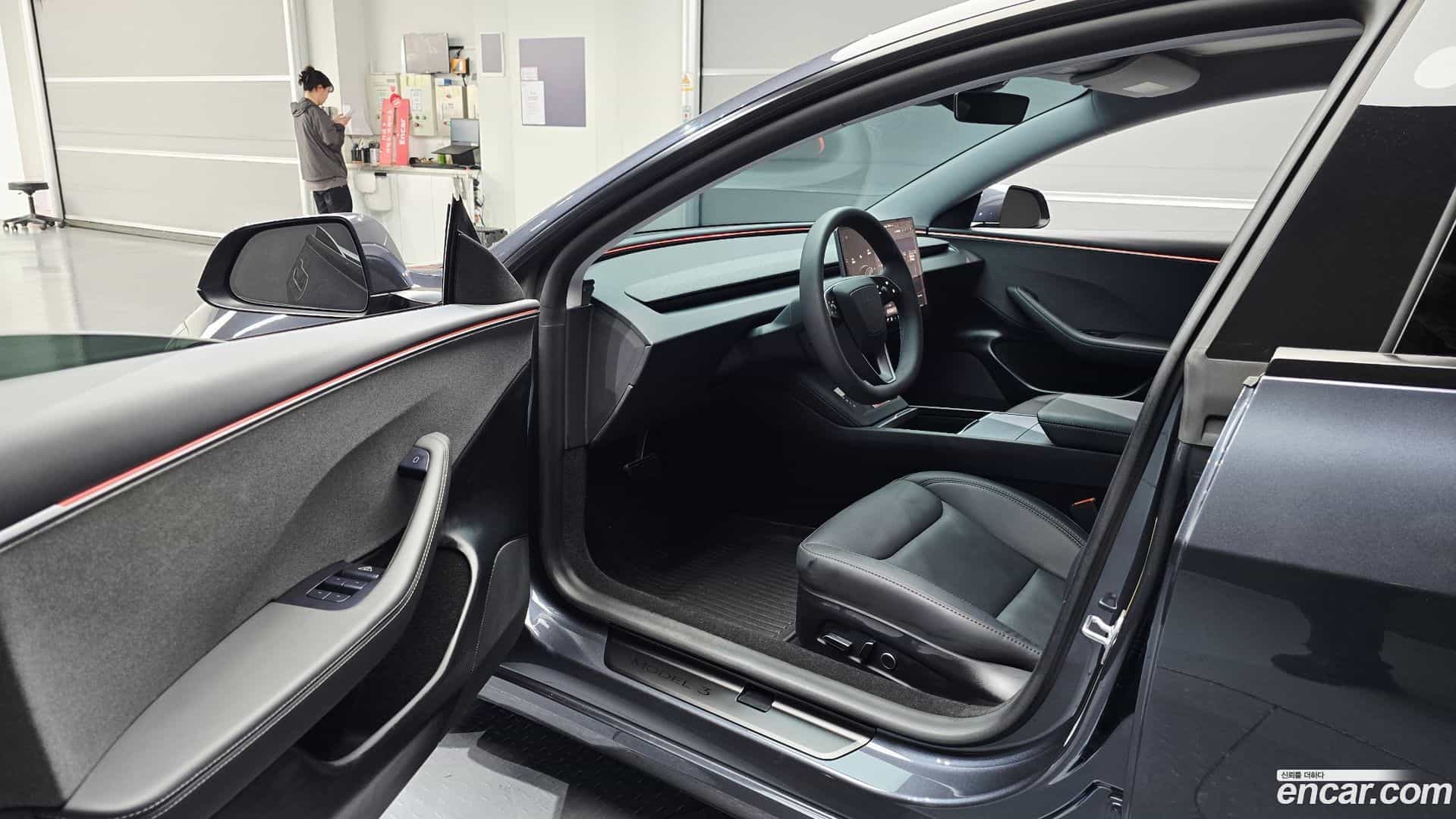 Model 3 Tesla 2025.2-INNER-010