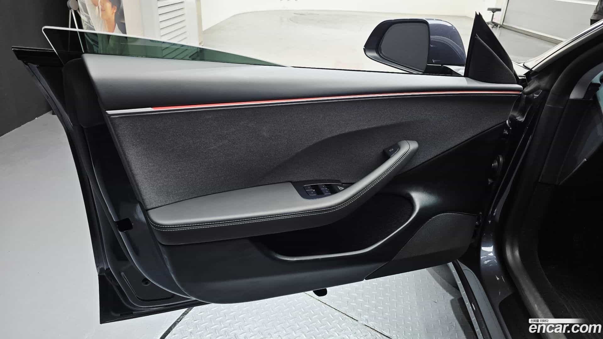 Model 3 Tesla 2025.2-INNER-034