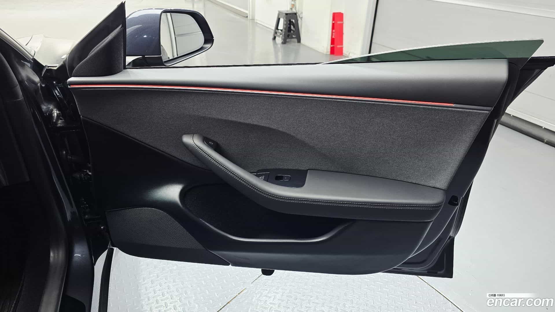 Model 3 Tesla 2025.2-INNER-035
