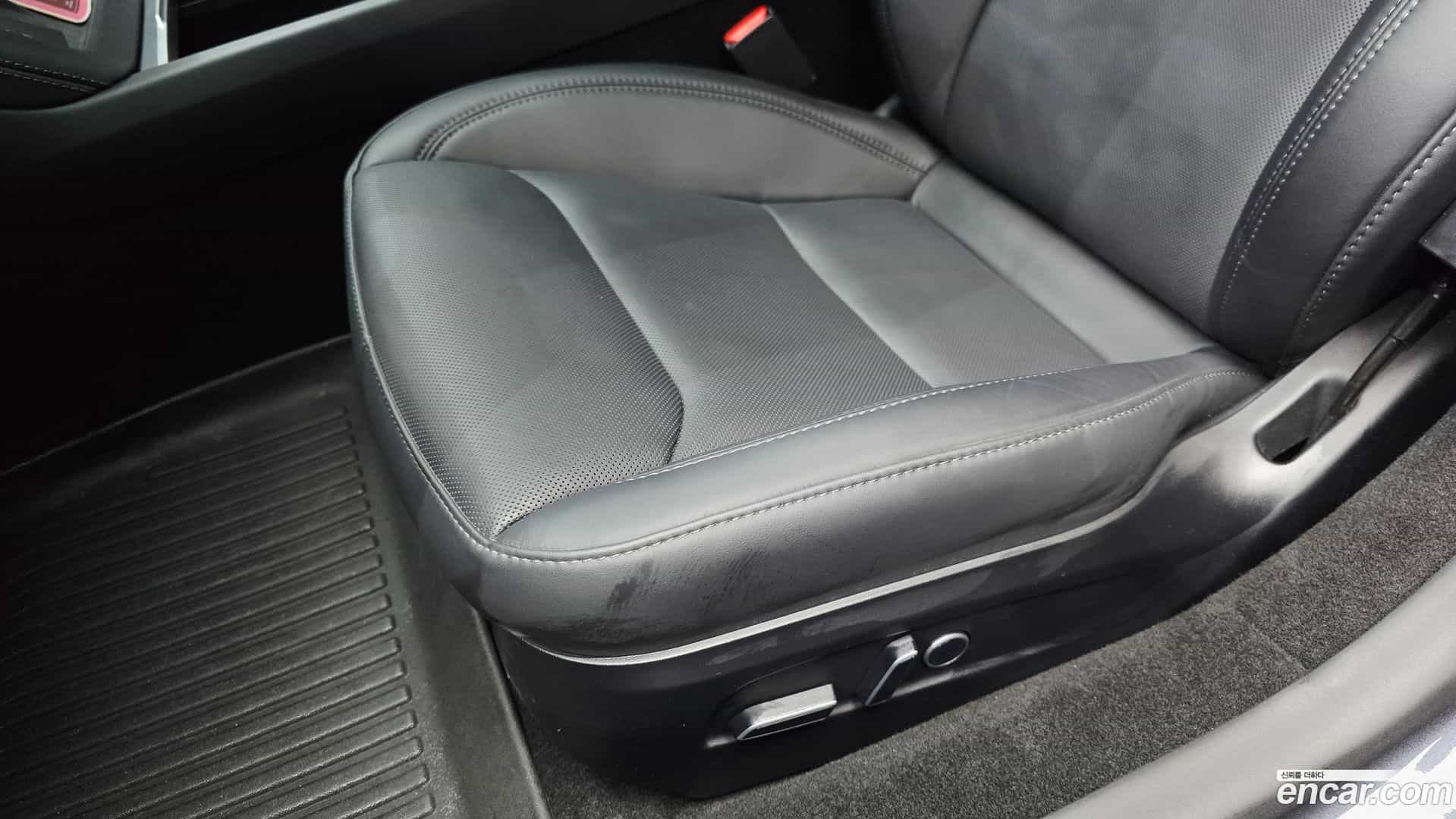 Model 3 Tesla 2025.2-OPTION-044