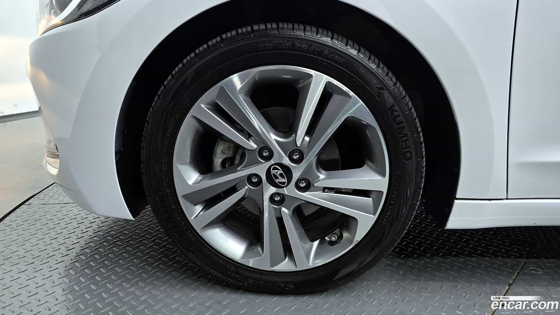 AVANTE Hyundai 2017.11-OUTER-005