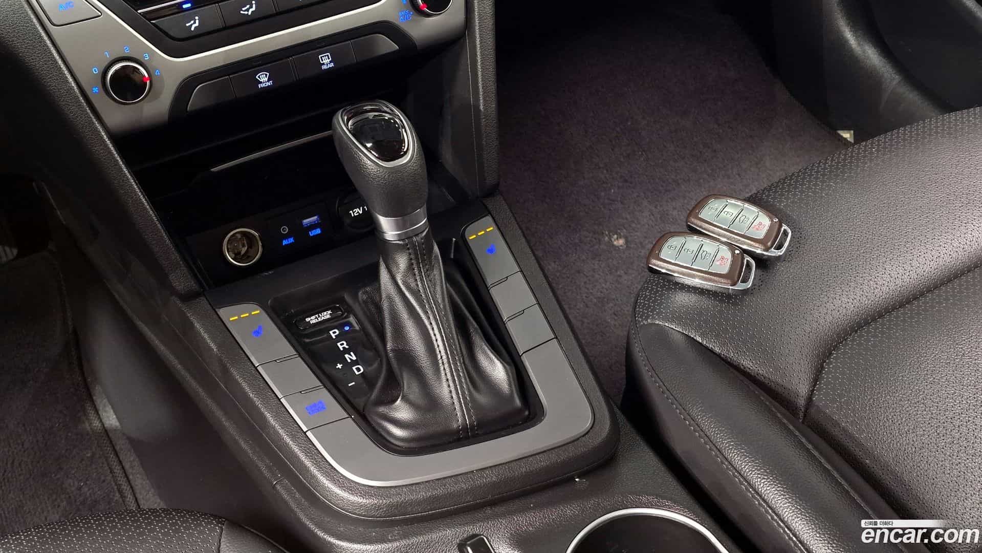 AVANTE Hyundai 2017.11-INNER-009