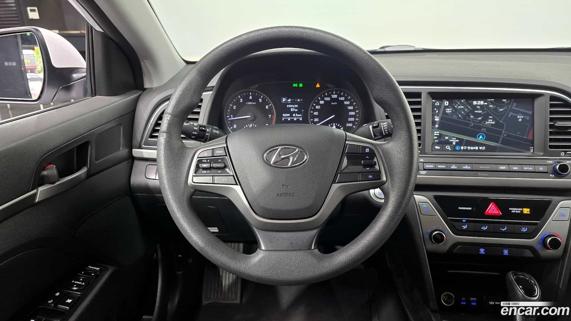 AVANTE Hyundai 2017.11-OPTION-017