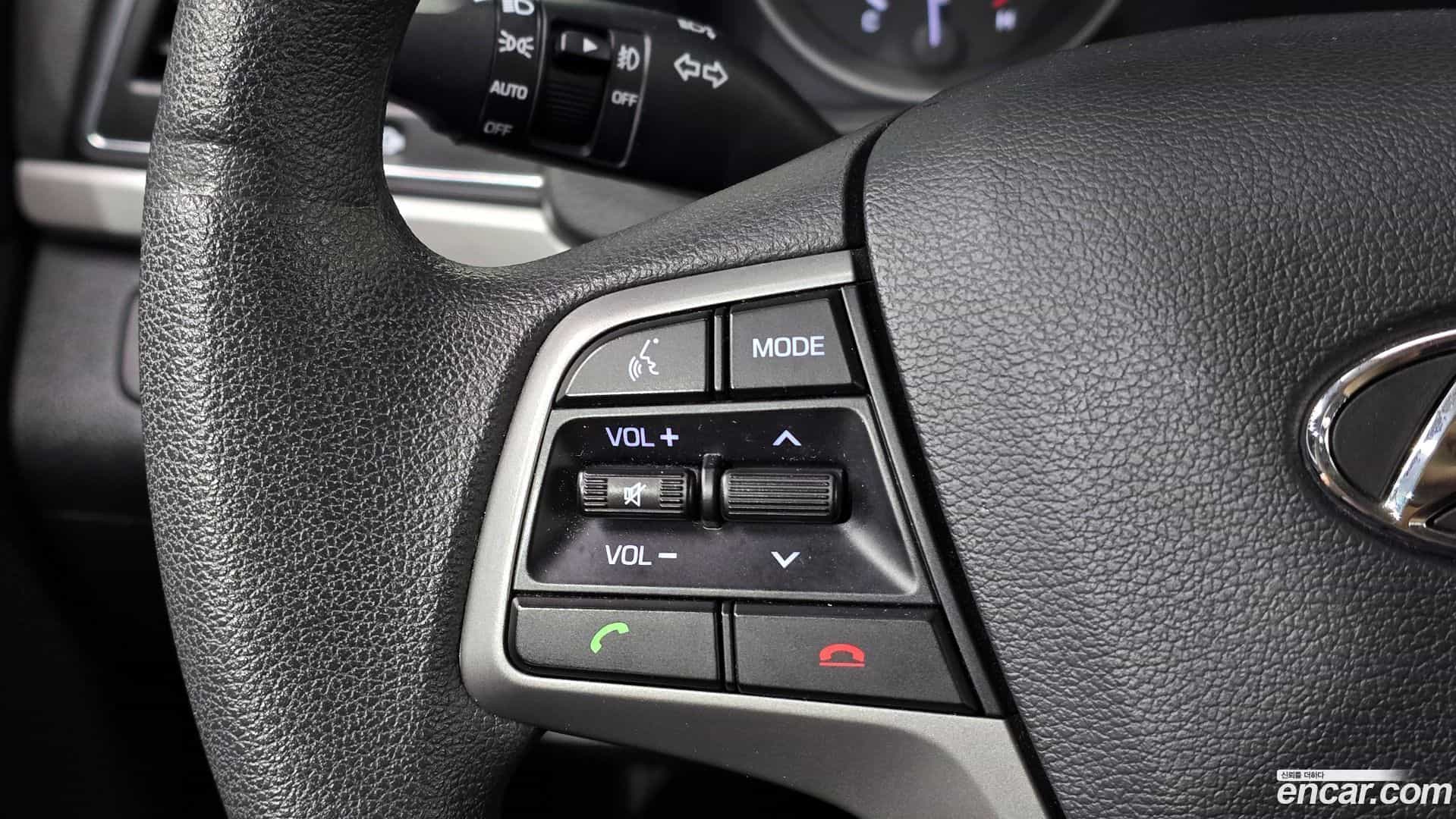 AVANTE Hyundai 2017.11-OPTION-020