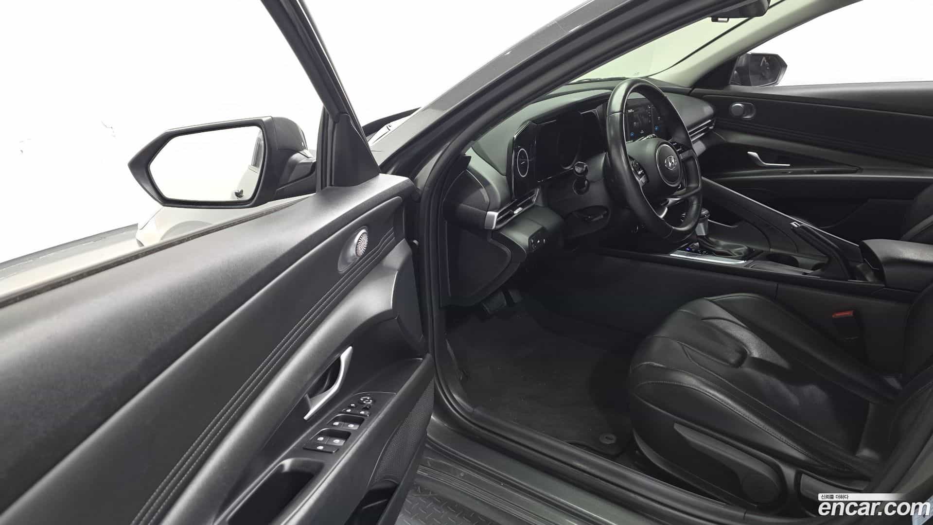 AVANTE Hyundai 2022.2-INNER-010