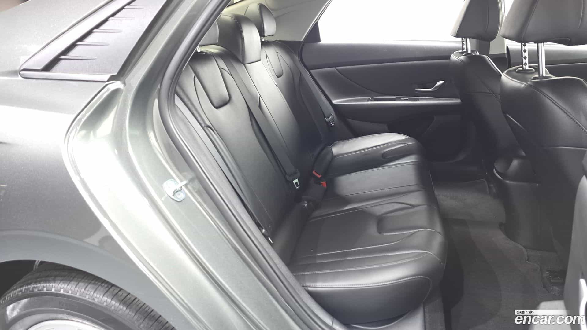 AVANTE Hyundai 2022.2-OPTION-015
