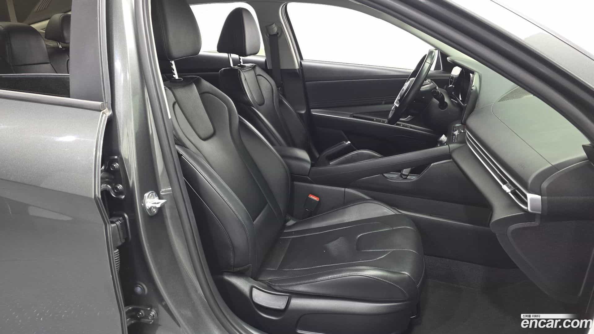 AVANTE Hyundai 2022.2-OPTION-016