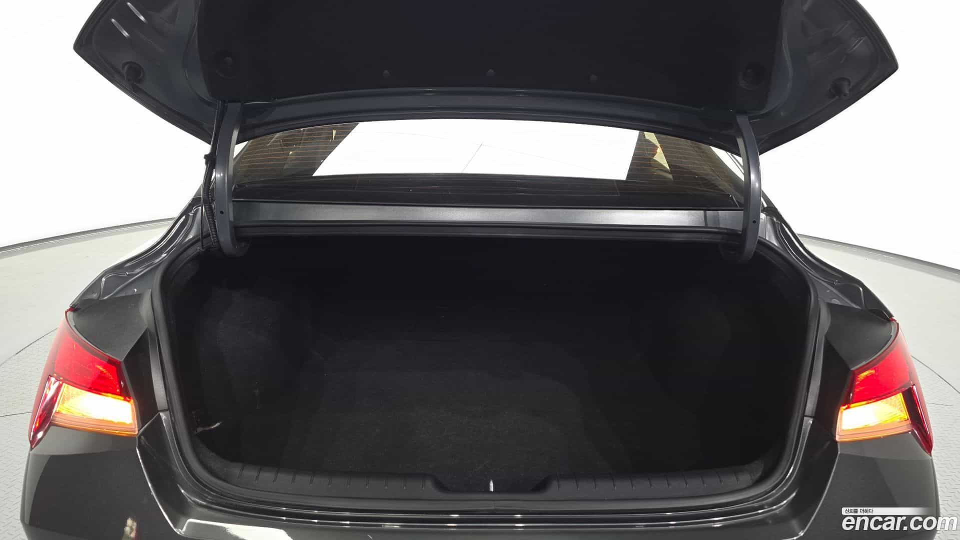 AVANTE Hyundai 2022.2-OPTION-024