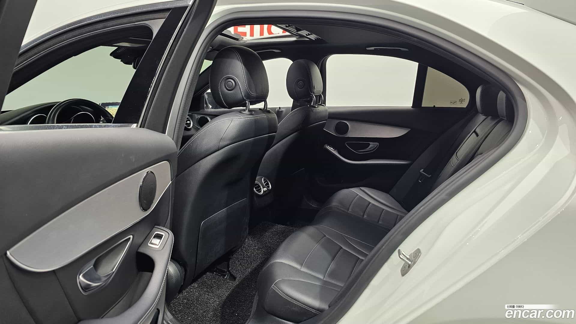 C-Class Mercedes-Benz 2018.11-OPTION-015