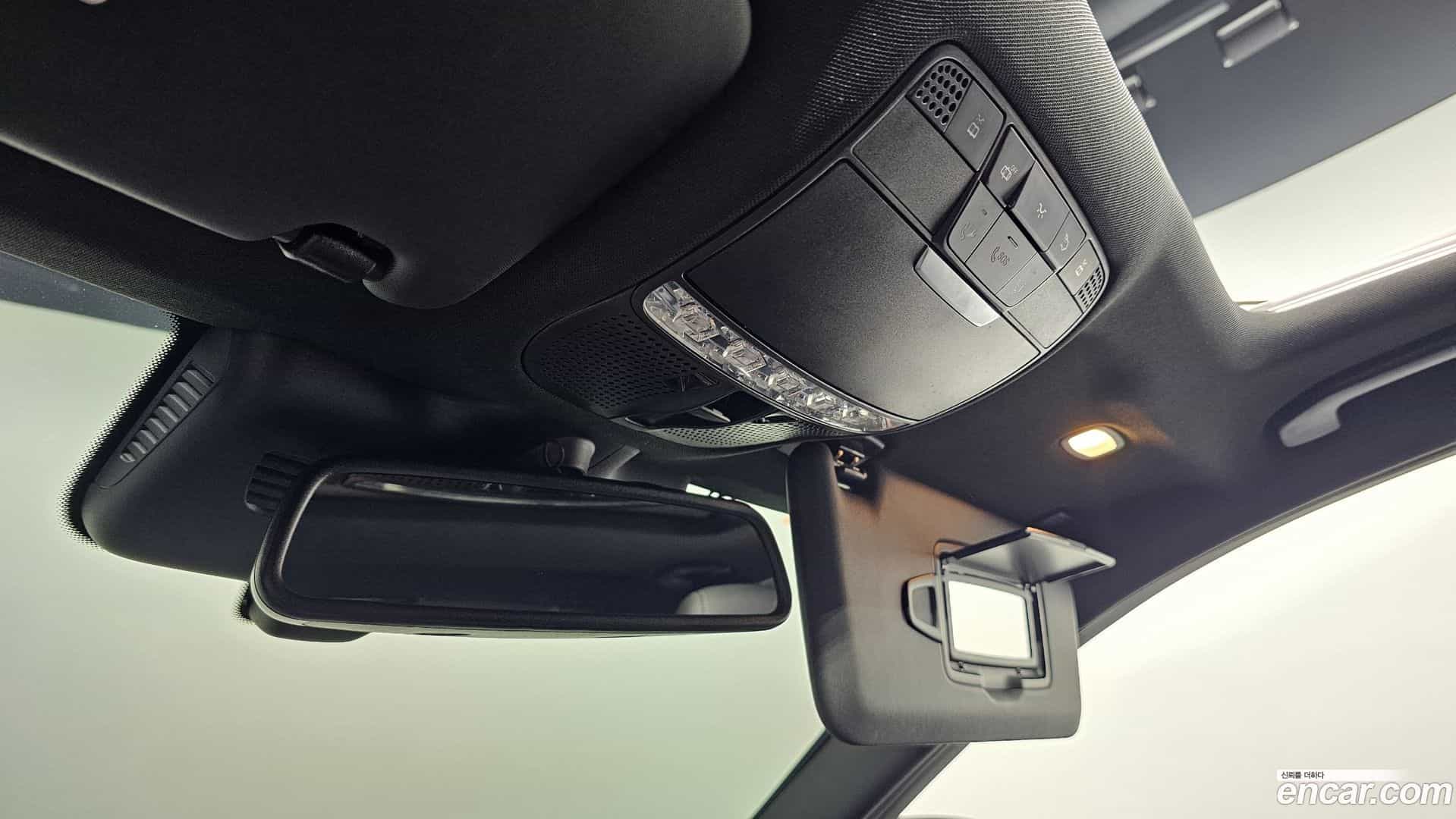 C-Class Mercedes-Benz 2018.11-OPTION-021