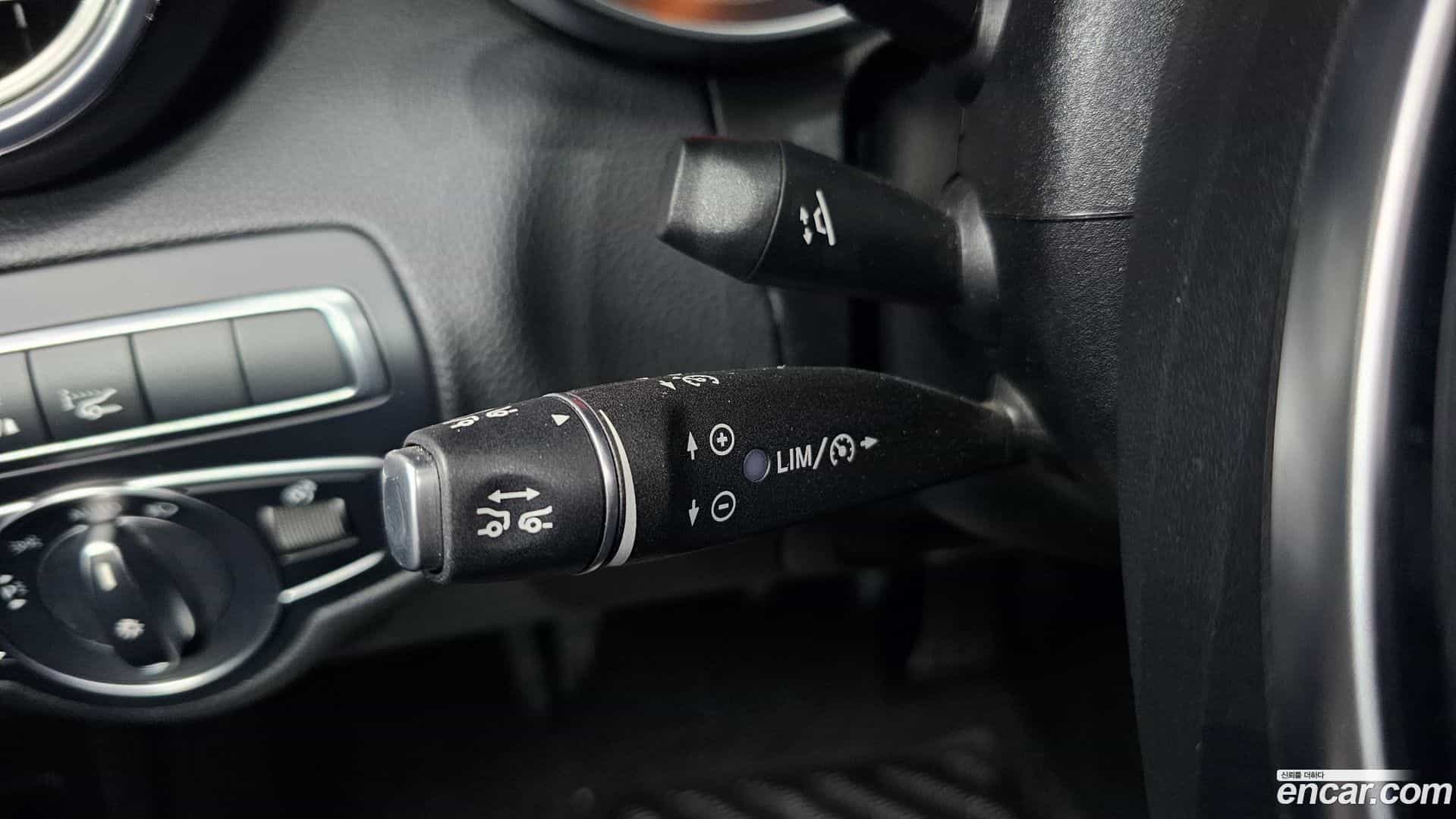 C-Class Mercedes-Benz 2018.11-OPTION-023