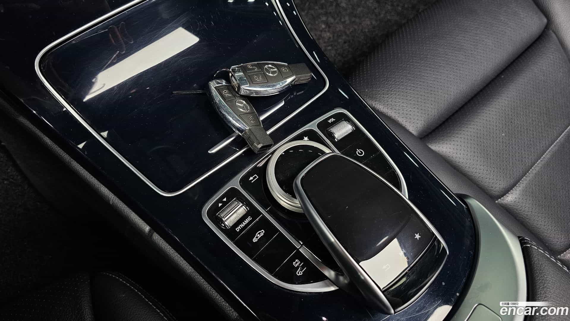 C-Class Mercedes-Benz 2018.11-OPTION-041