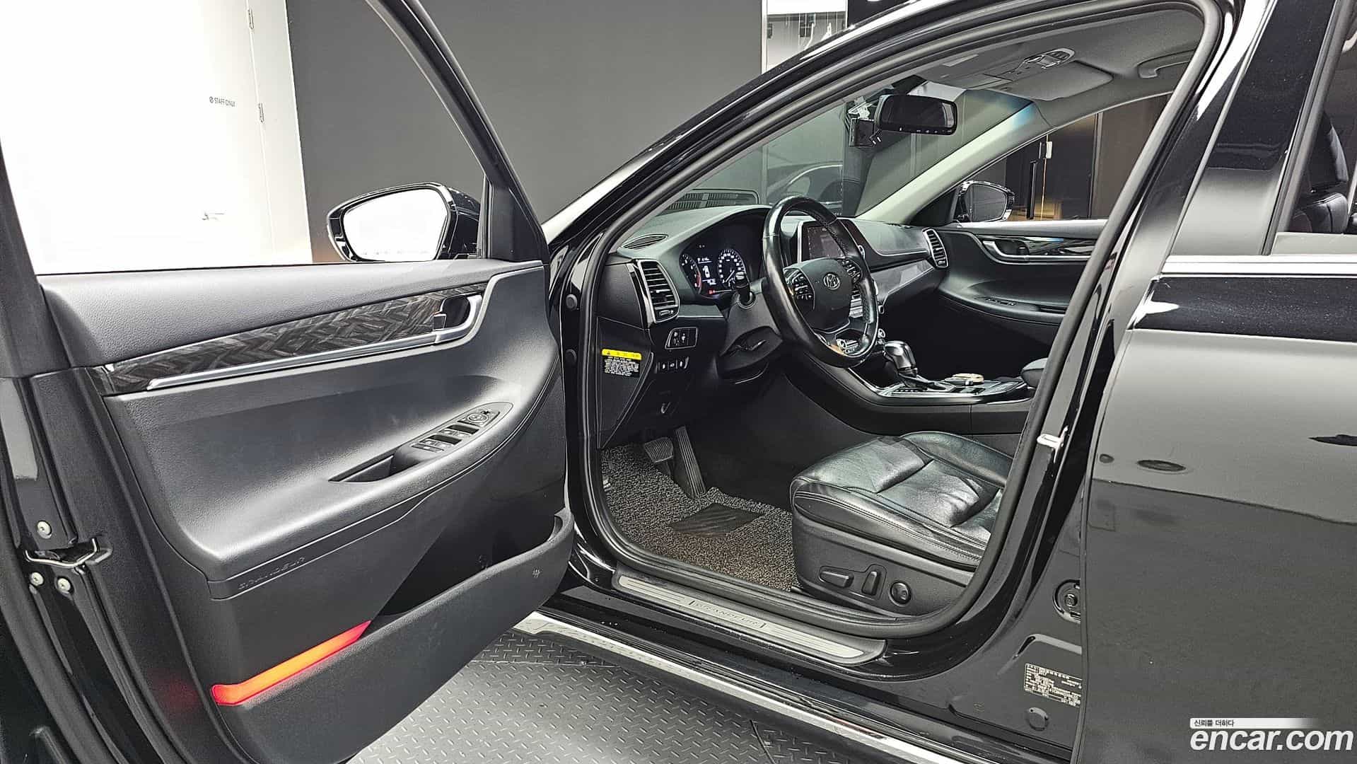 Grandeur Hyundai 2017.1-INNER-010