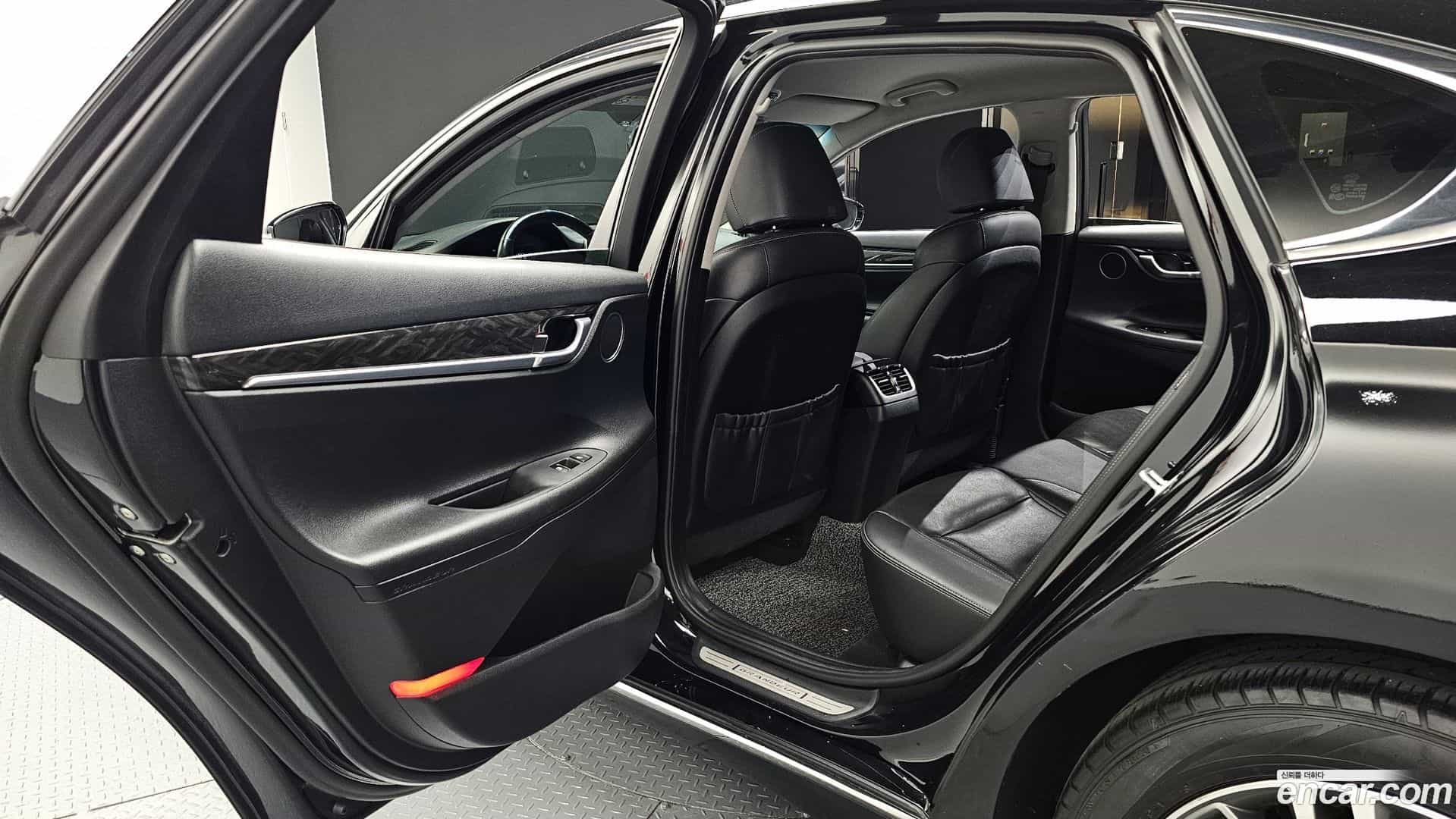 Grandeur Hyundai 2017.1-OPTION-016