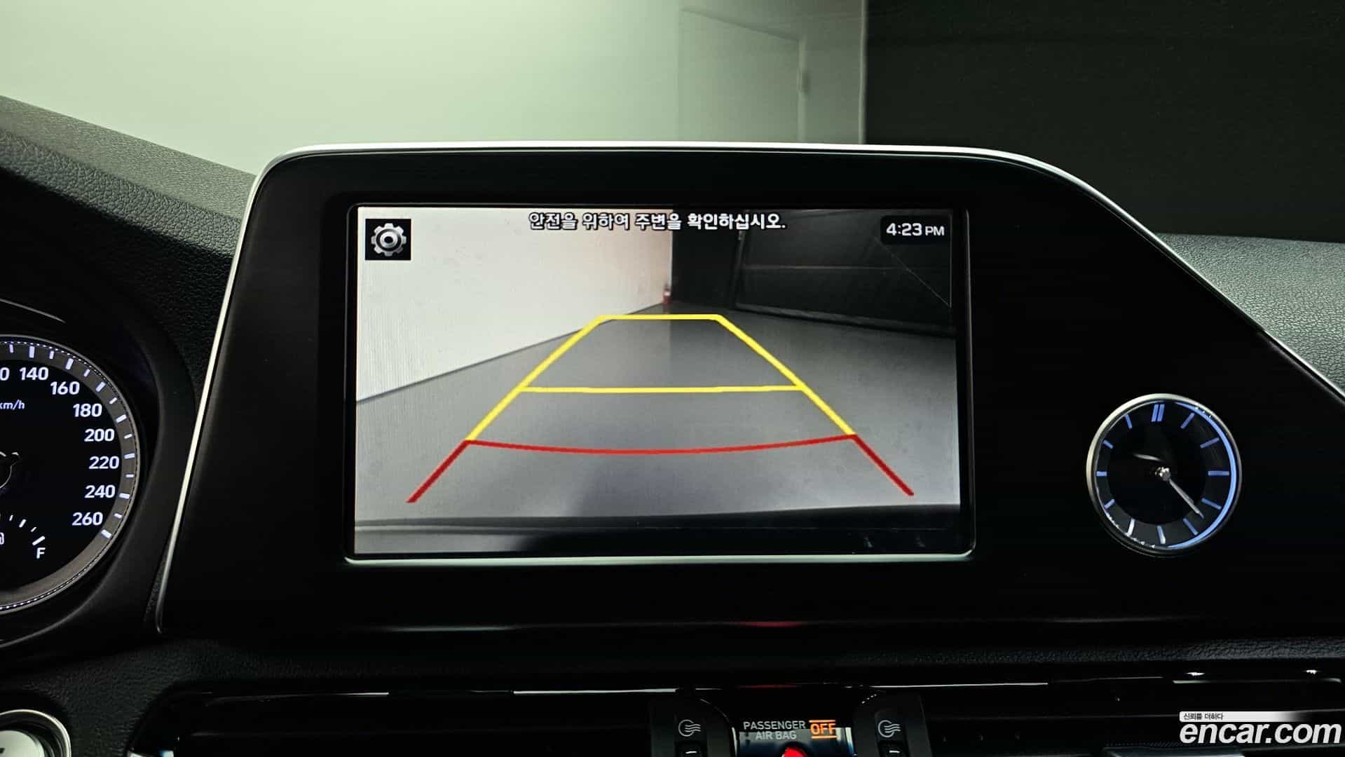 Grandeur Hyundai 2017.1-OPTION-019