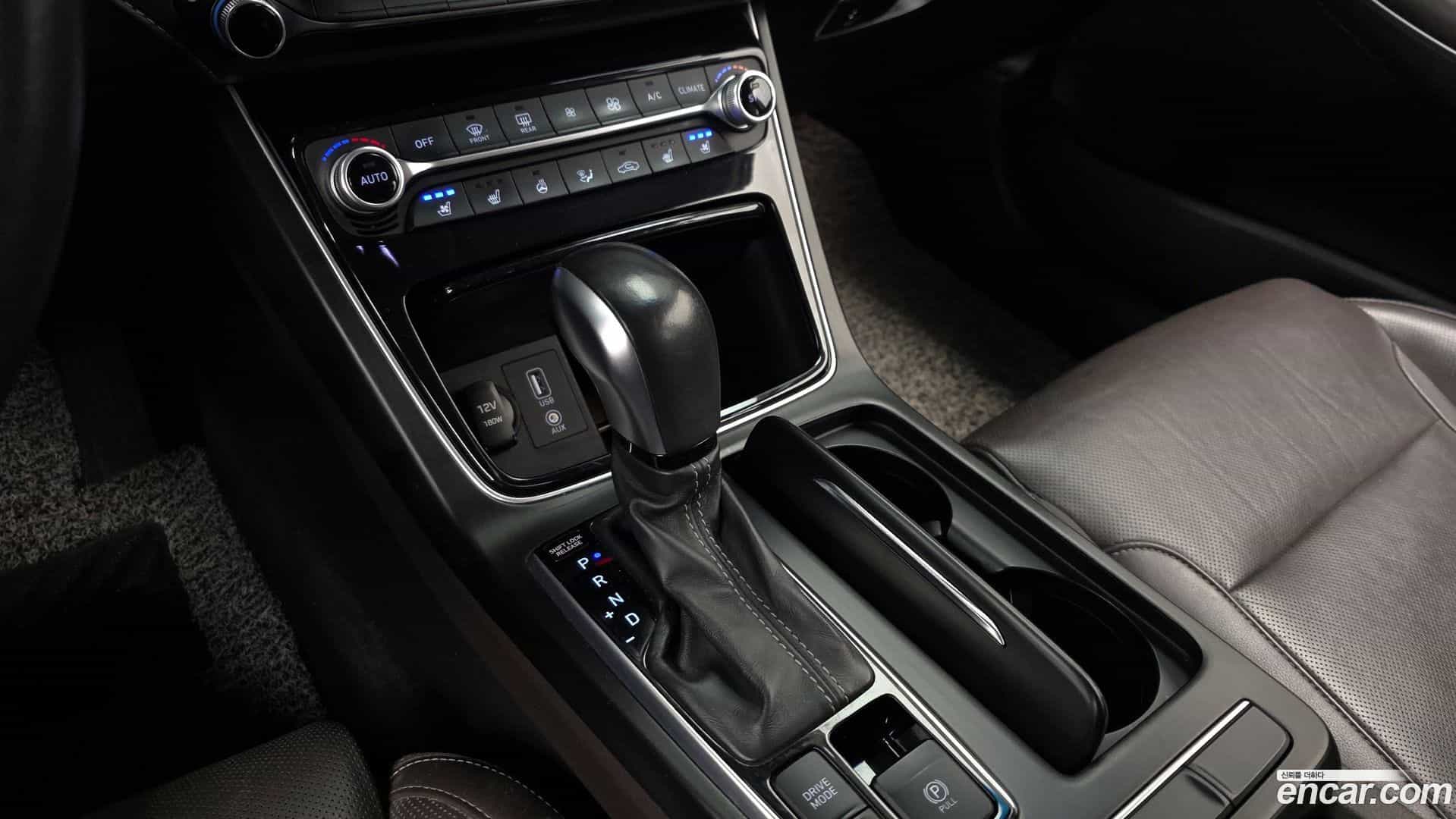 Grandeur Hyundai 2017.10-INNER-009