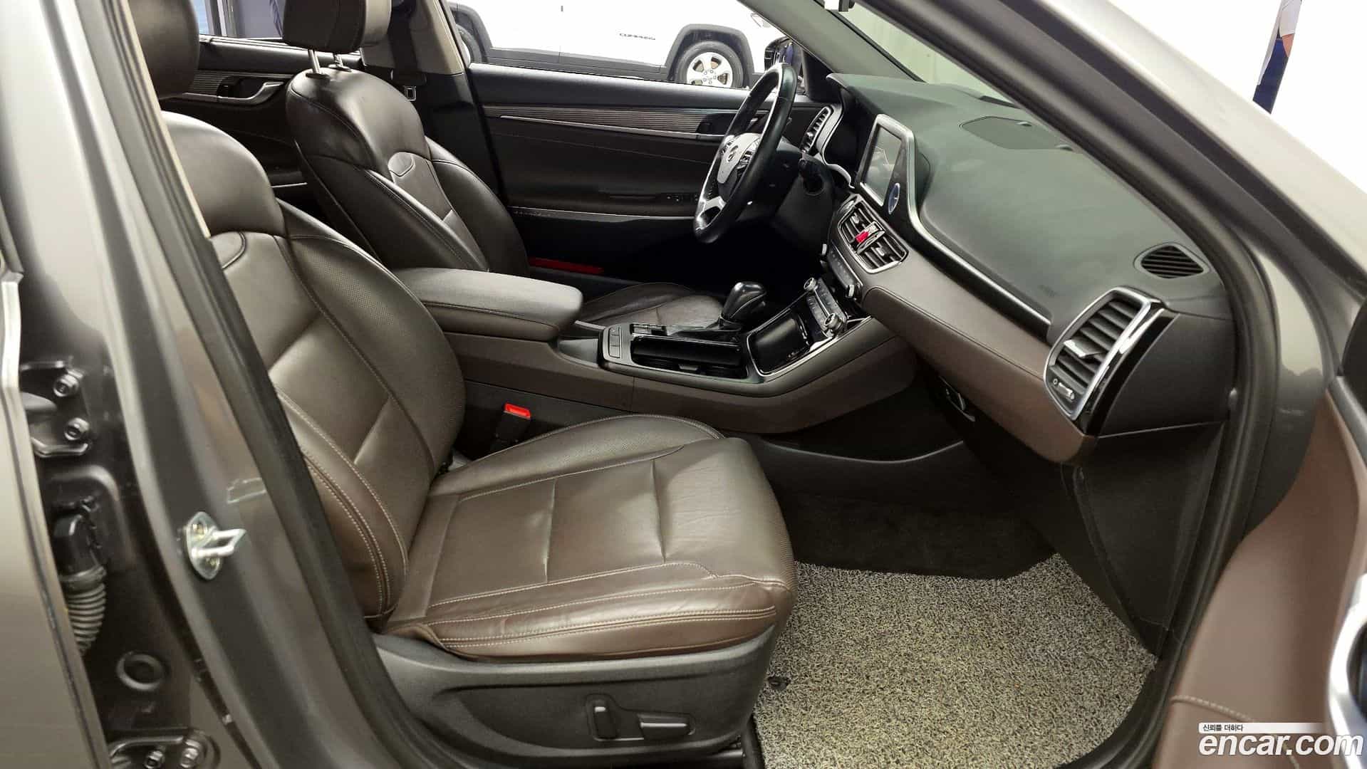 Grandeur Hyundai 2017.10-OPTION-015