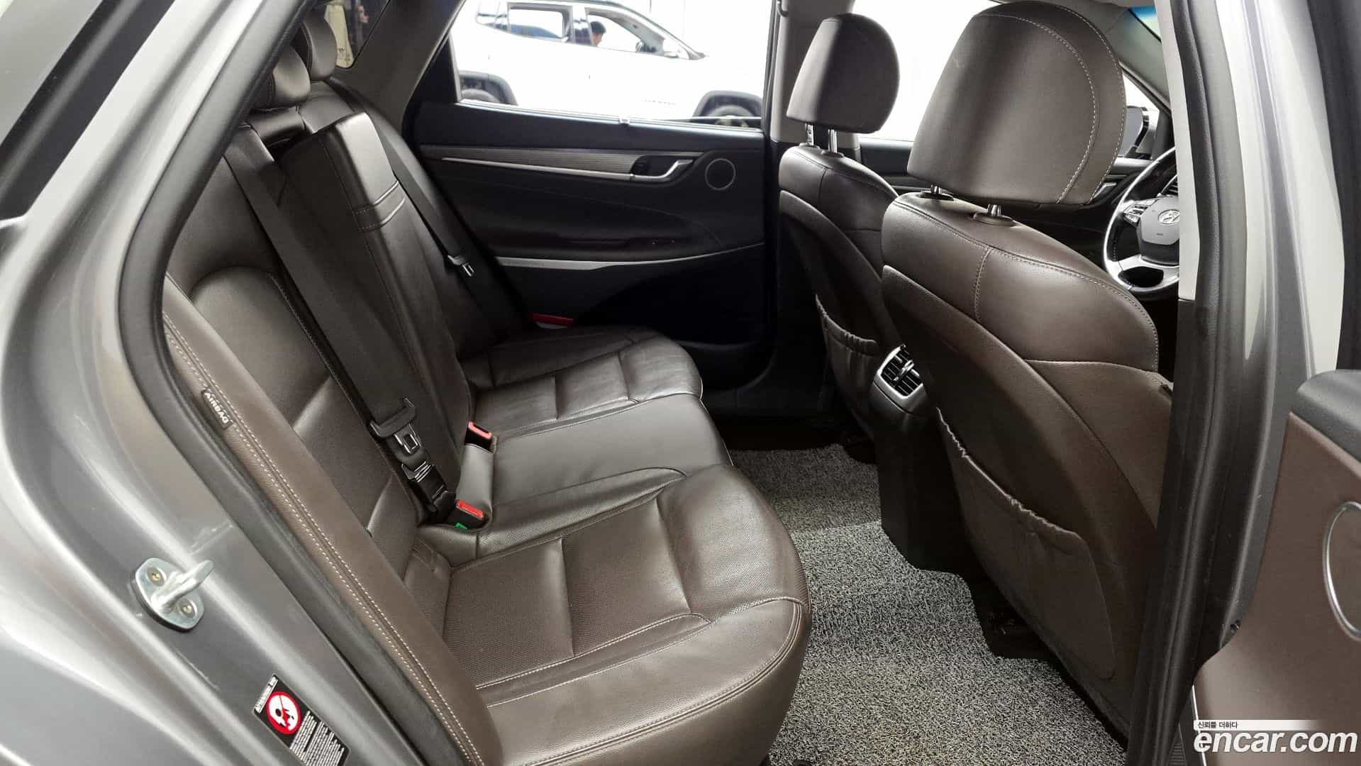 Grandeur Hyundai 2017.10-OPTION-016