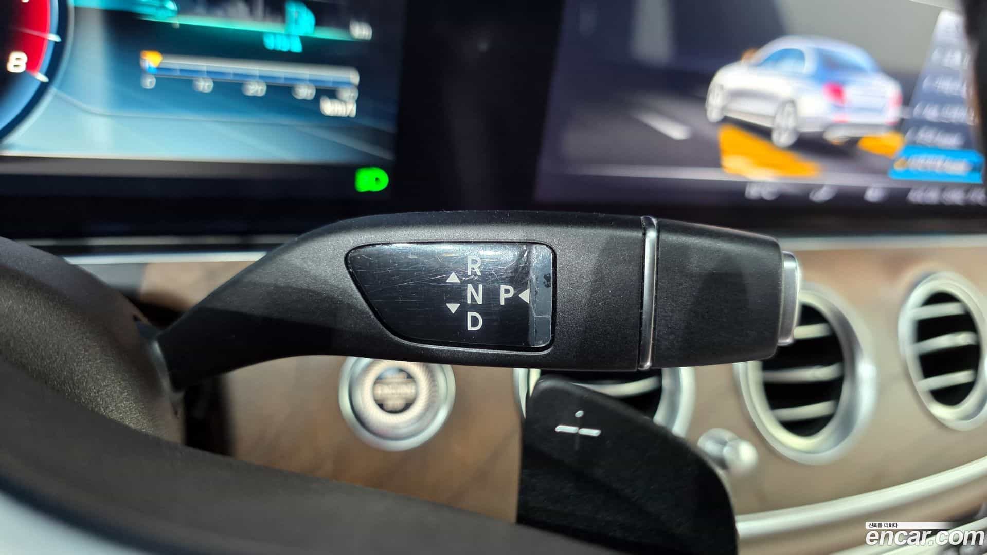 E-Class Mercedes-Benz 2019.5-INNER-009