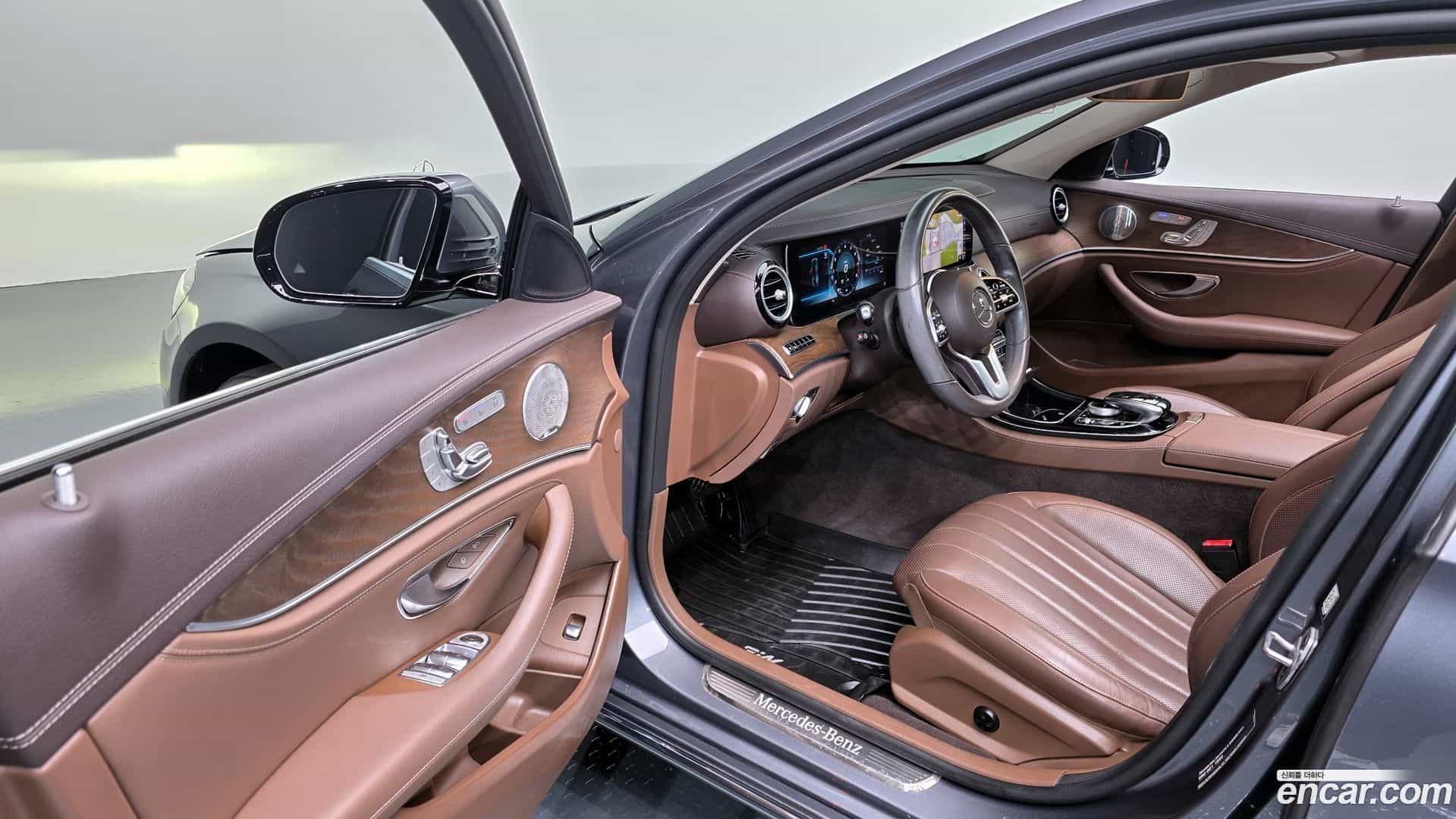 E-Class Mercedes-Benz 2019.5-INNER-010