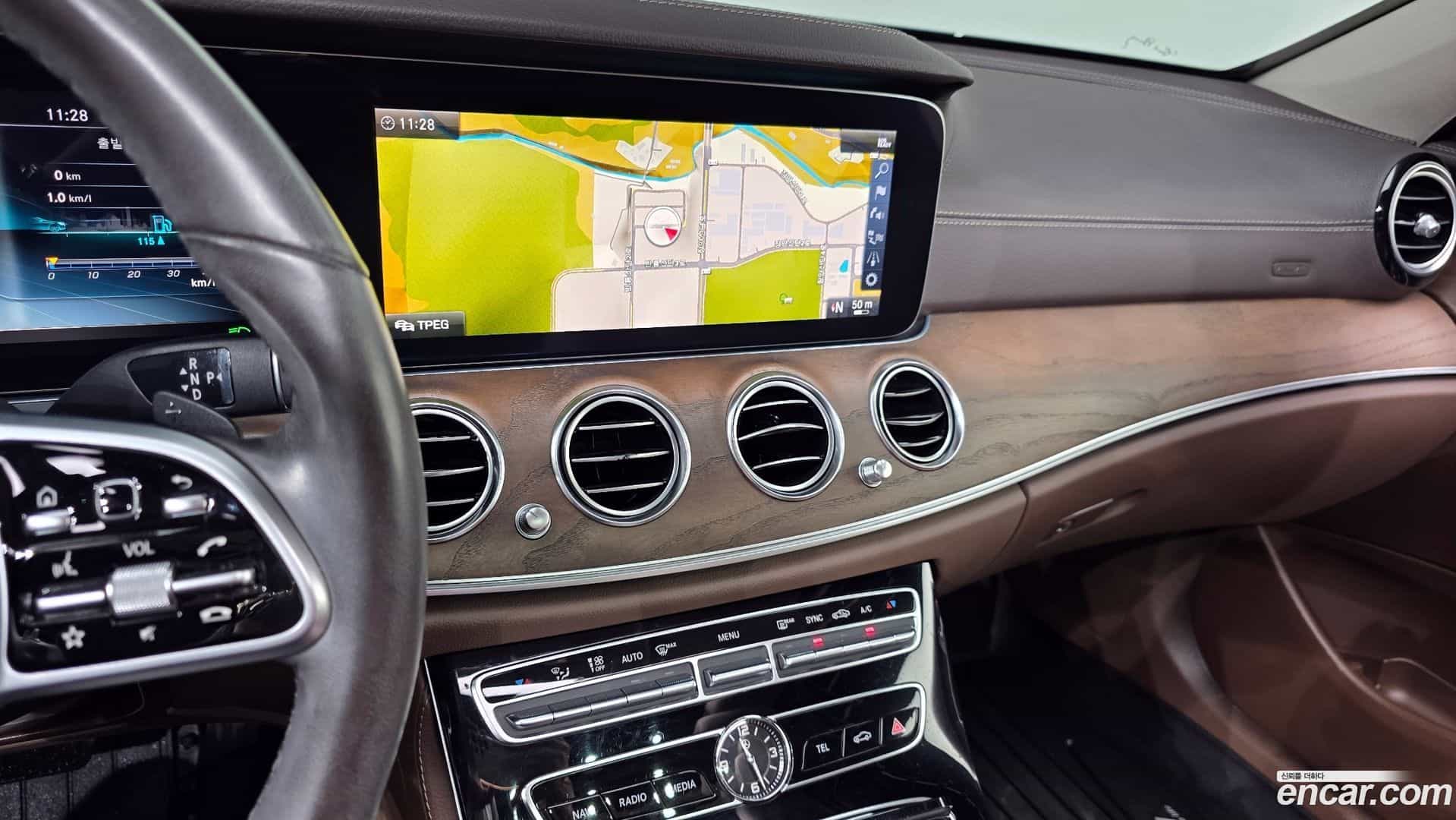E-Class Mercedes-Benz 2019.5-OPTION-018