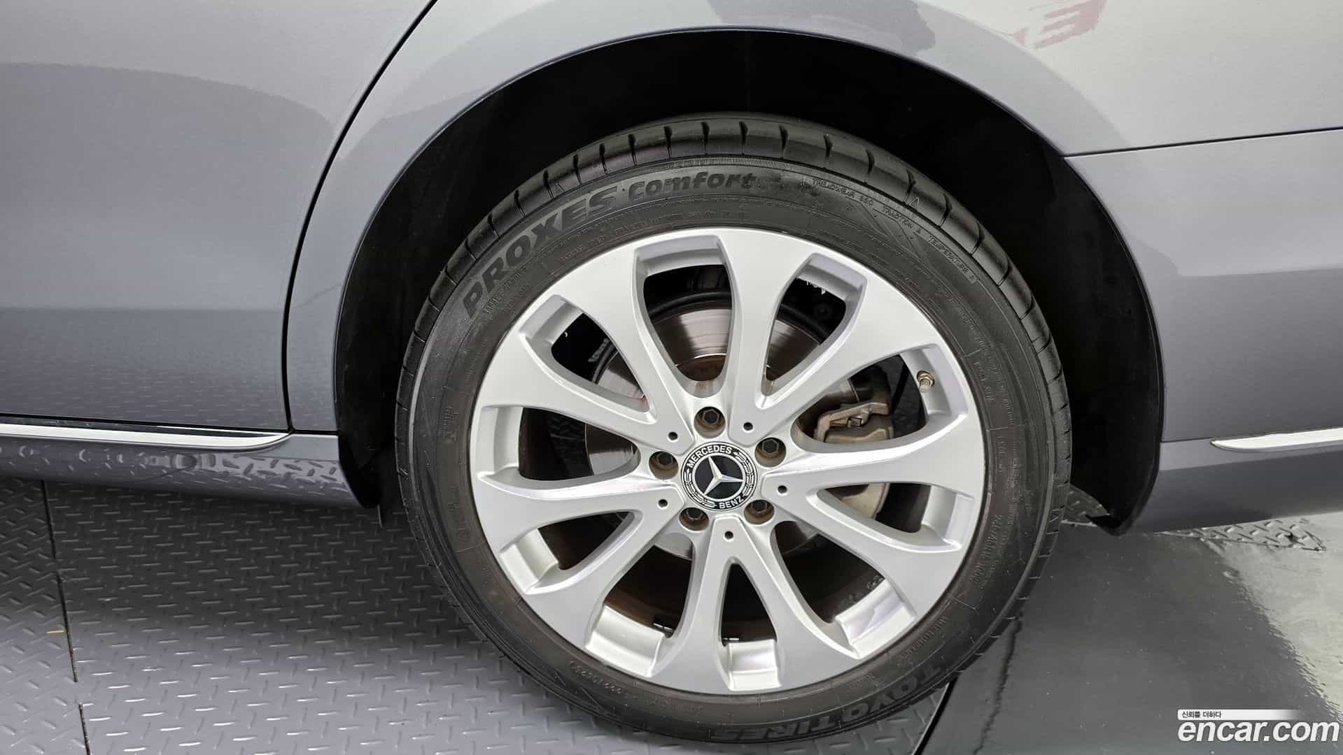 E-Class Mercedes-Benz 2019.5-OUTER-031