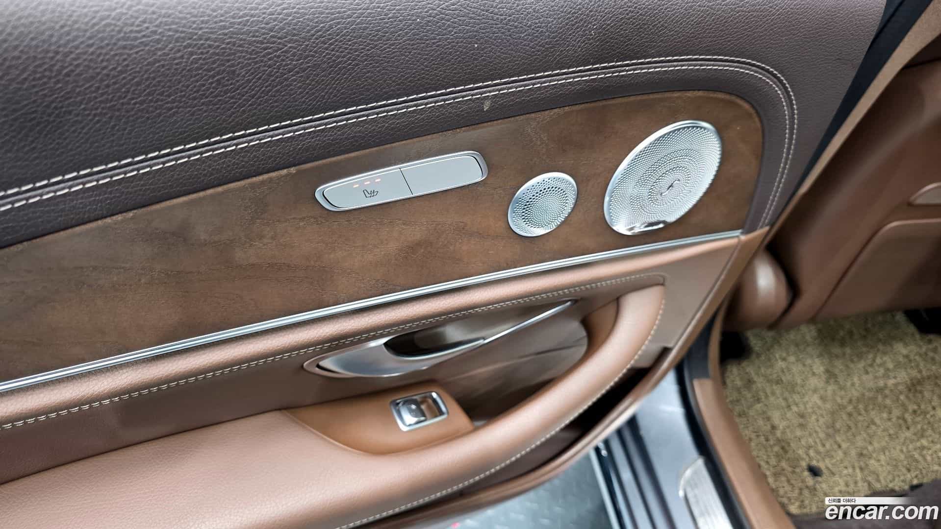 E-Class Mercedes-Benz 2019.5-OPTION-042