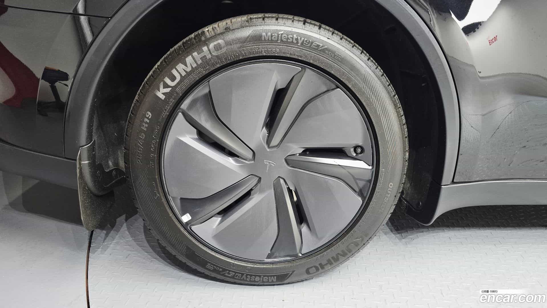 Model Y Tesla 2025.8-OUTER-005