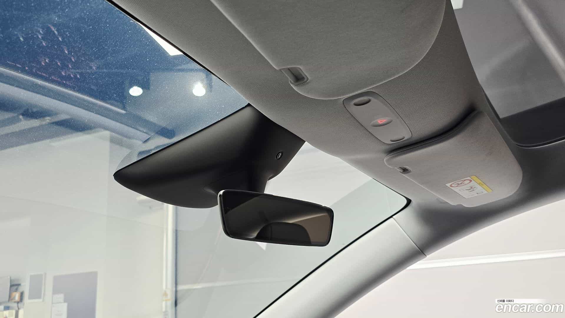 Model Y Tesla 2025.8-OPTION-043