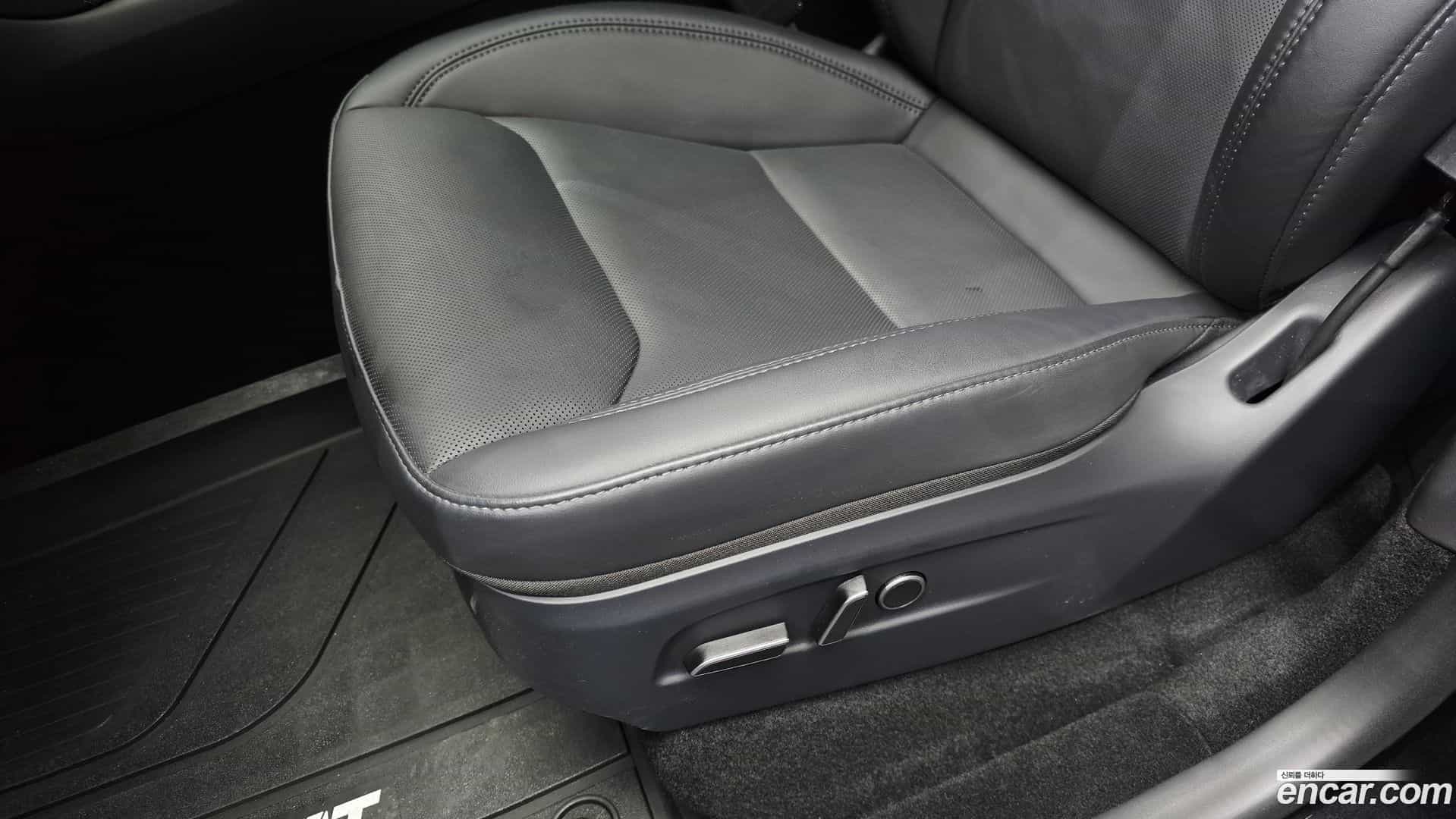 Model Y Tesla 2025.8-OPTION-044