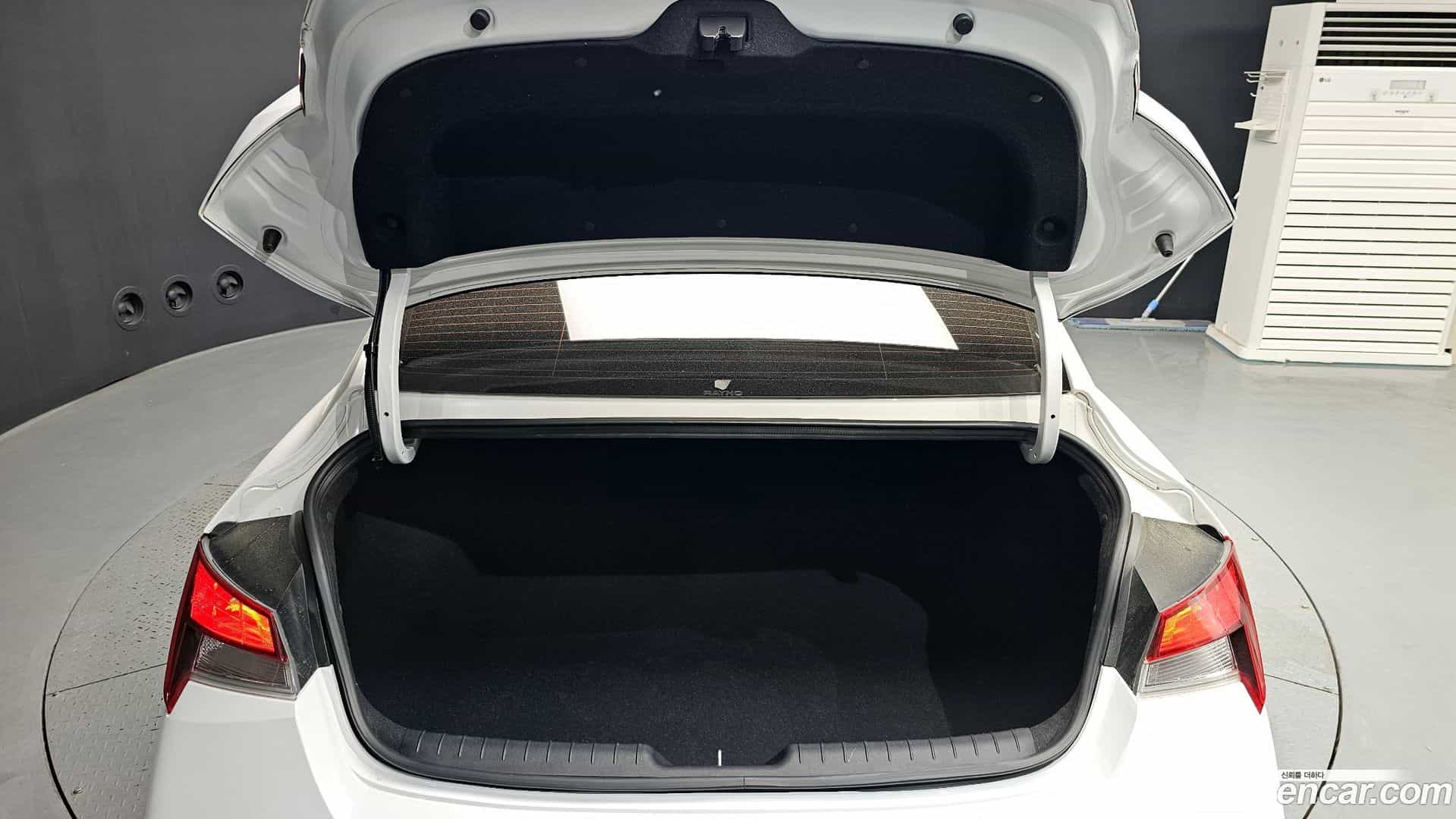 AVANTE Hyundai 2023.4-OPTION-024