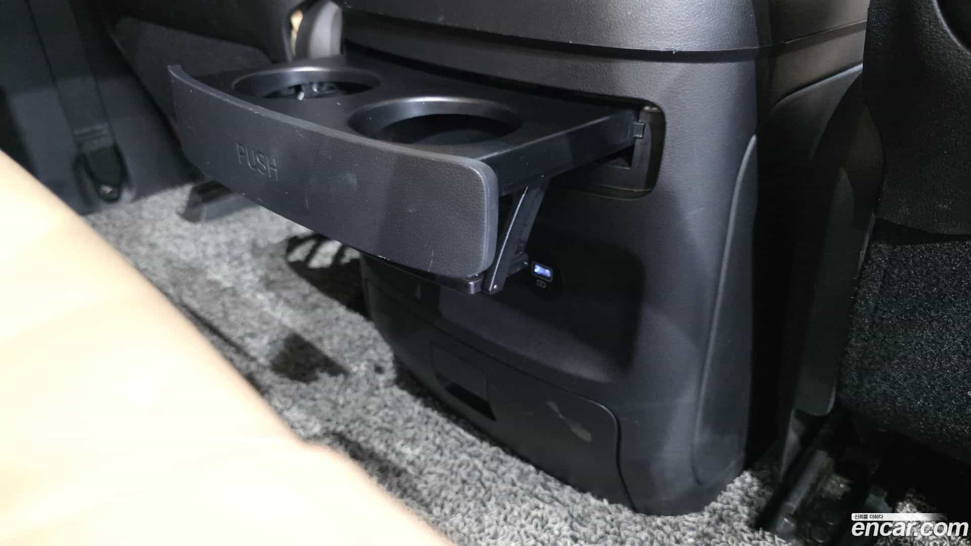 Staria Hyundai 2023.1-OPTION-044