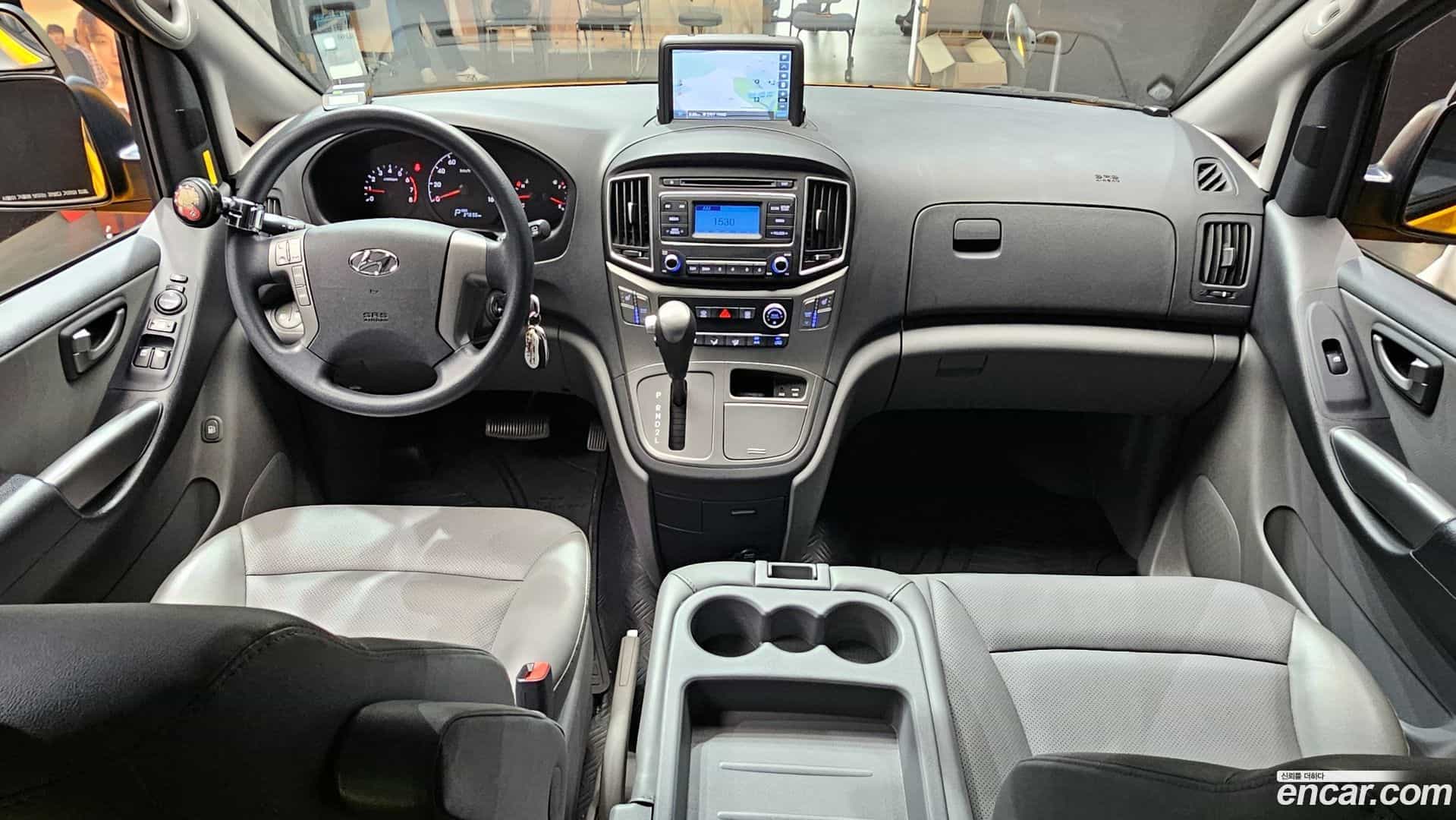 Starex Hyundai 2019.0-INNER-007