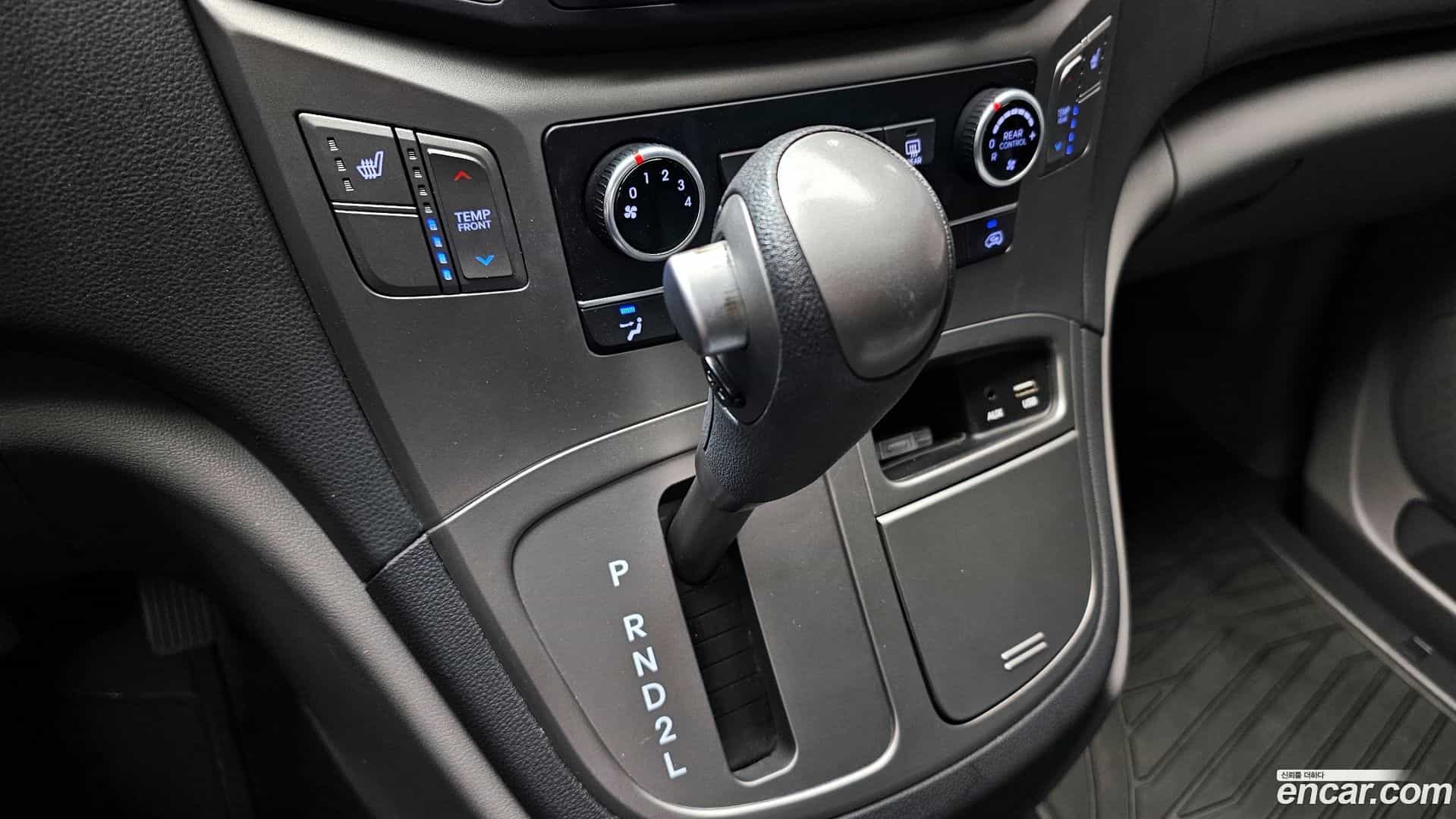 Starex Hyundai 2019.0-INNER-009