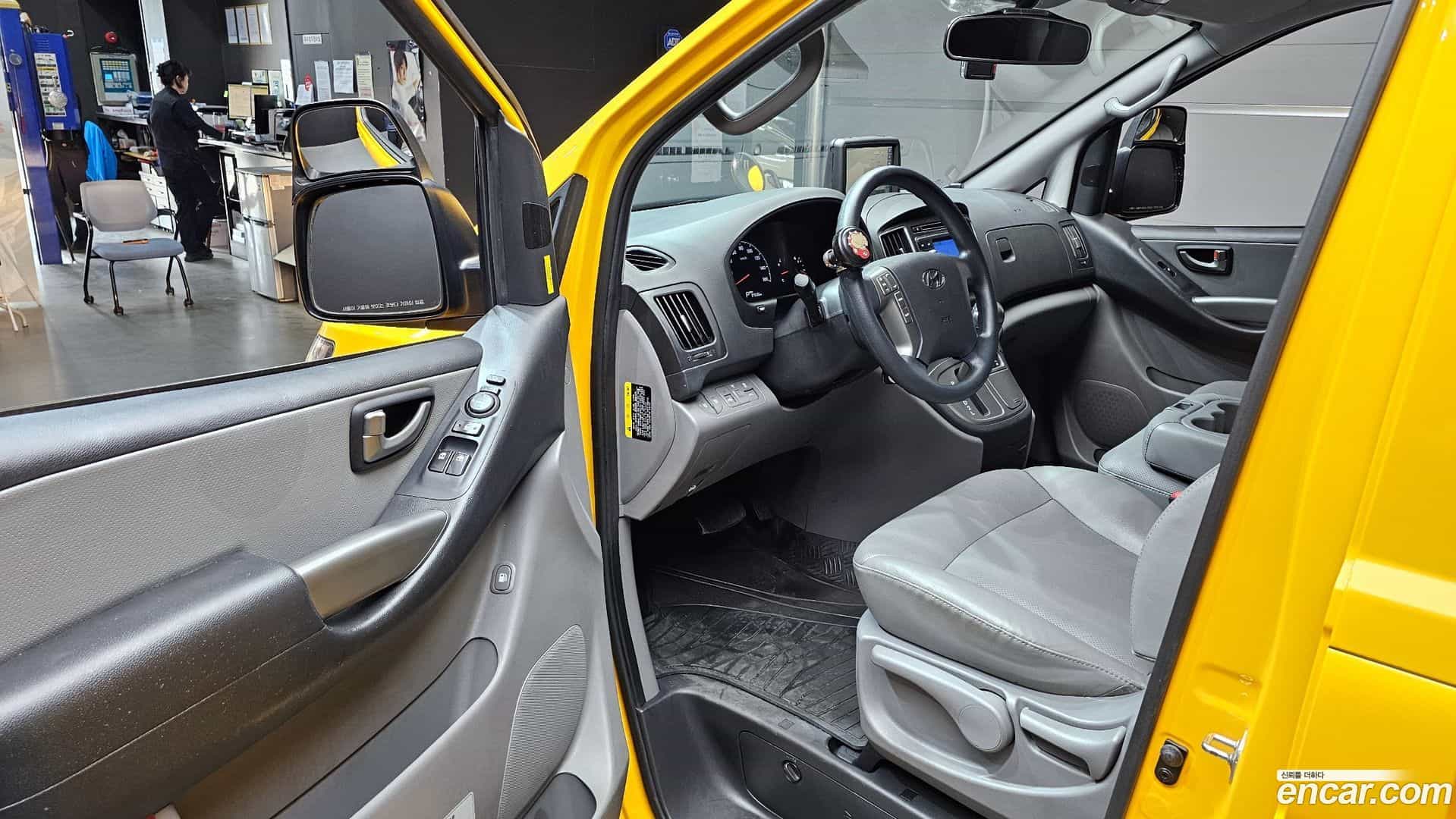 Starex Hyundai 2019.0-INNER-010
