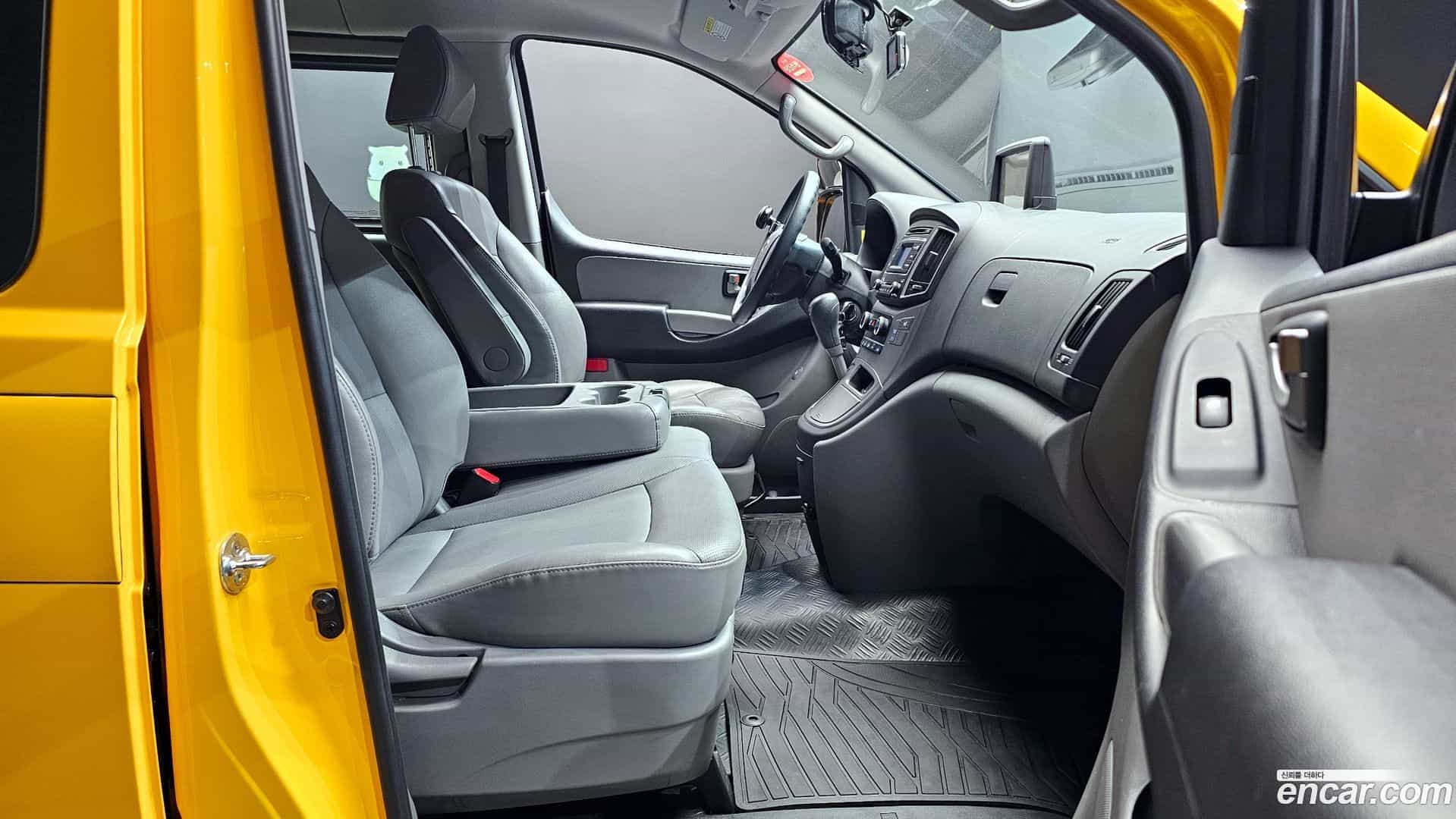 Starex Hyundai 2019.0-OPTION-015