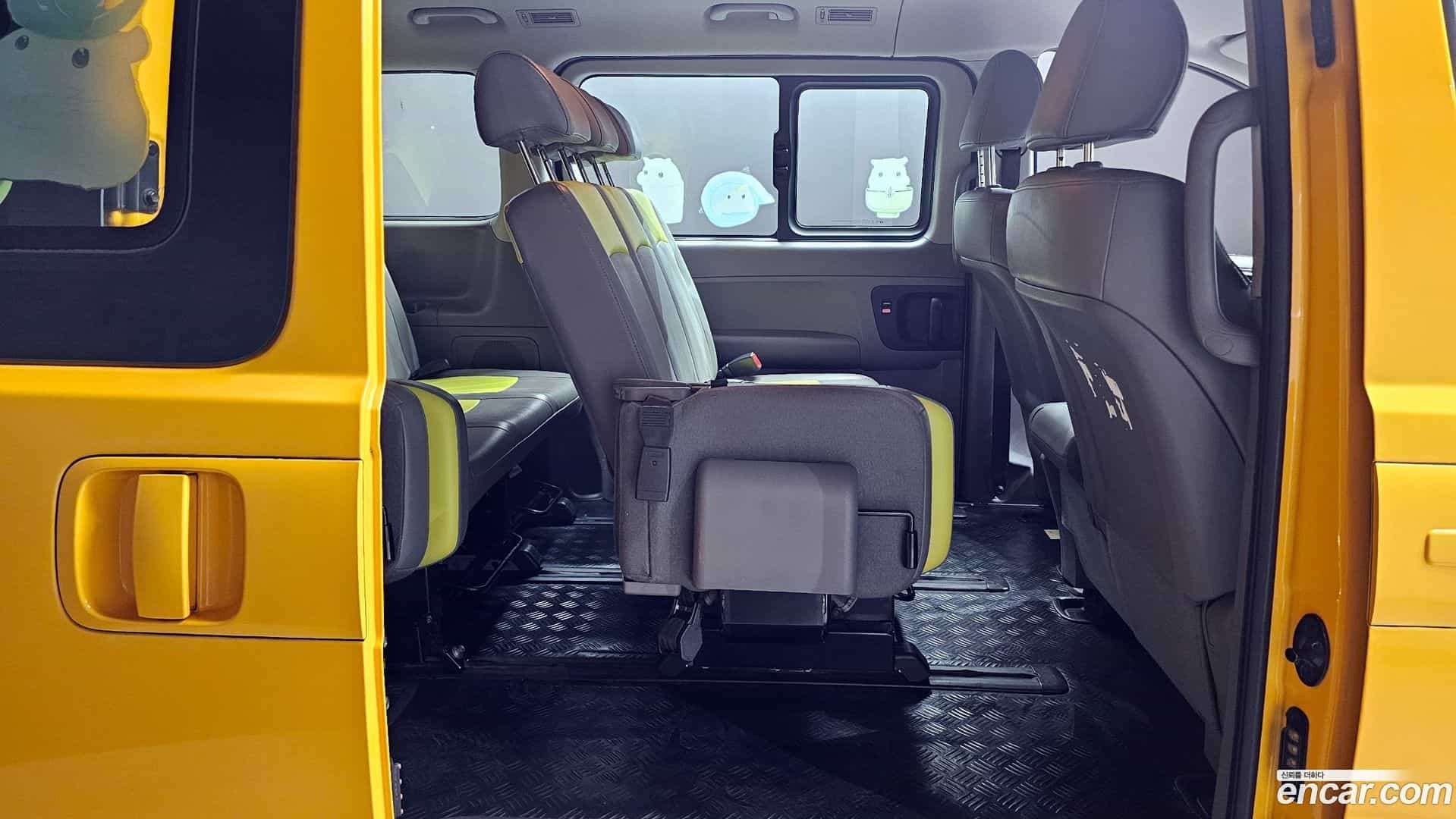 Starex Hyundai 2019.0-OPTION-016