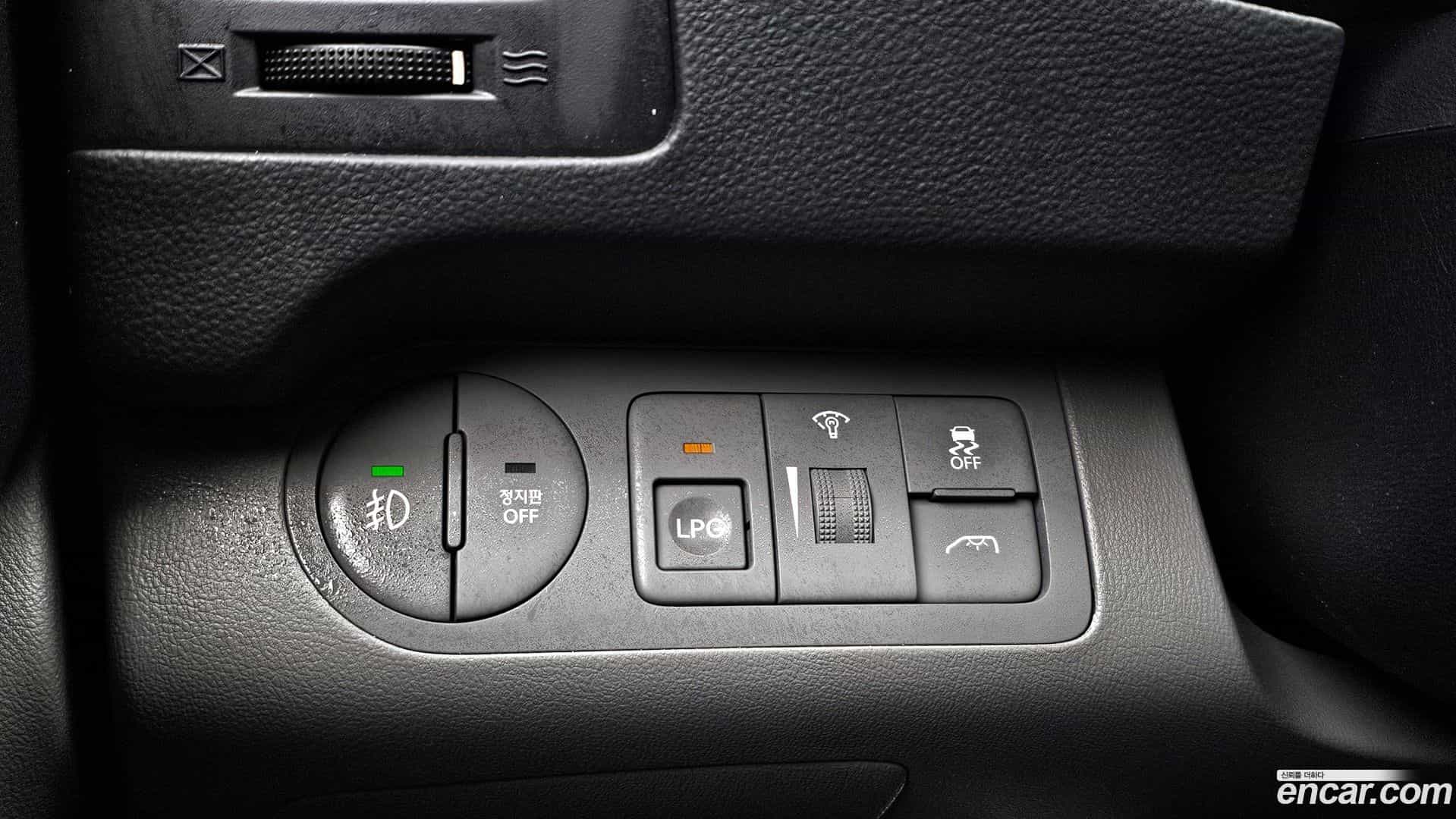 Starex Hyundai 2019.0-OPTION-023