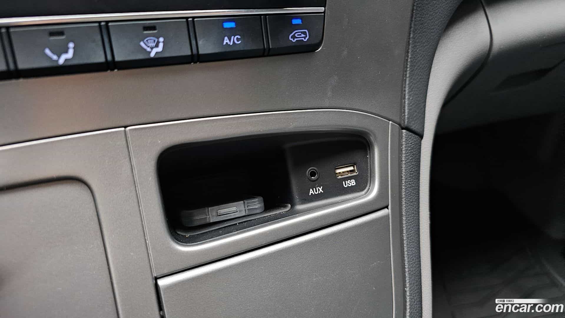 Starex Hyundai 2019.0-OPTION-040