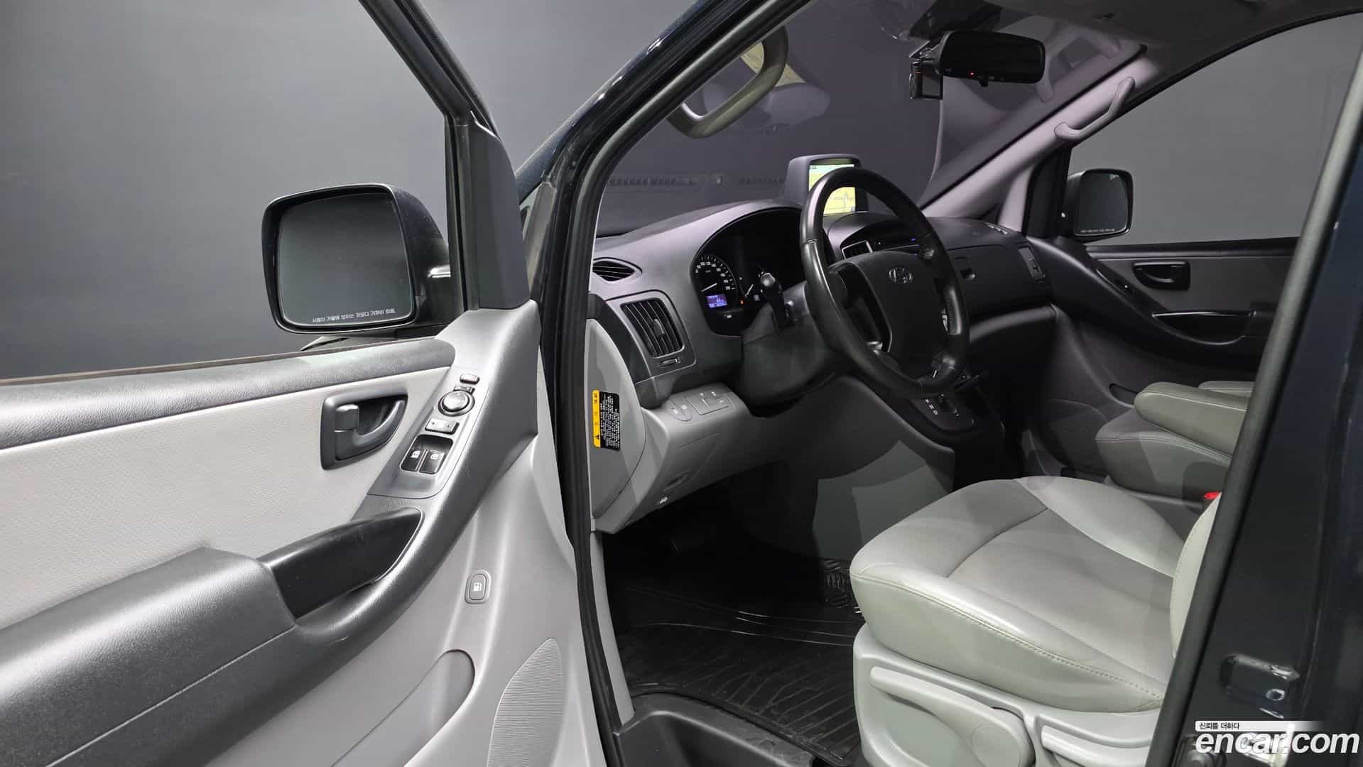 Starex Hyundai 2019.6-INNER-010