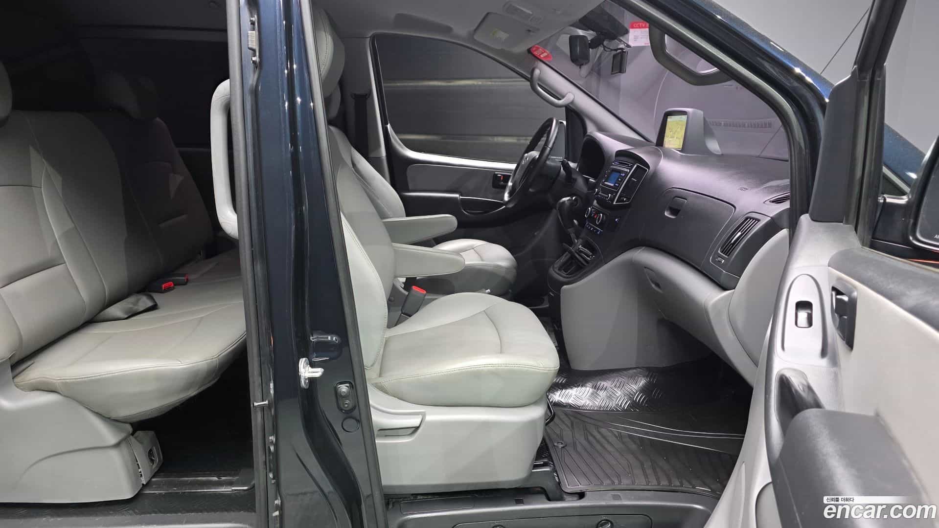 Starex Hyundai 2019.6-OPTION-015