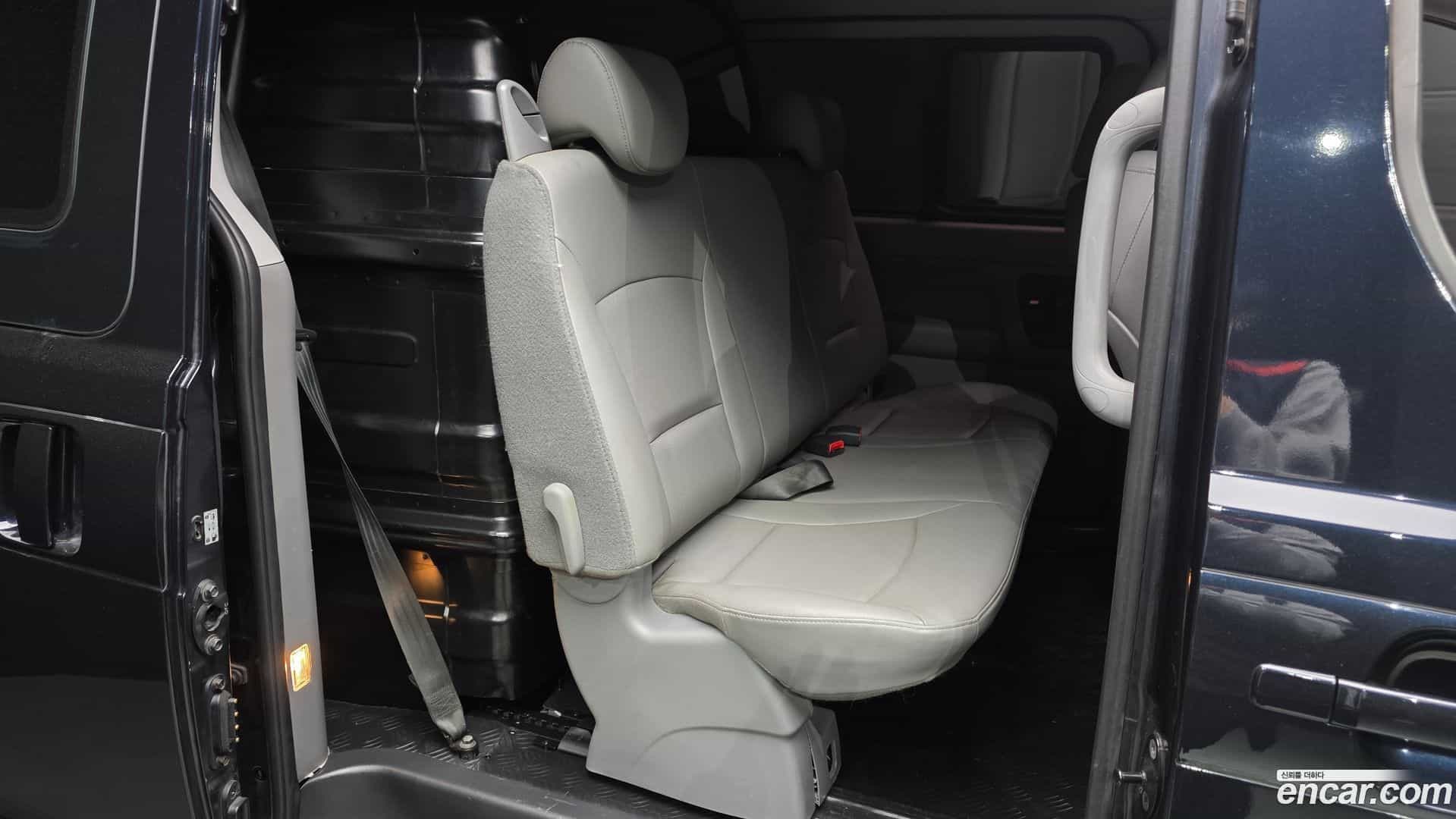 Starex Hyundai 2019.6-OPTION-016