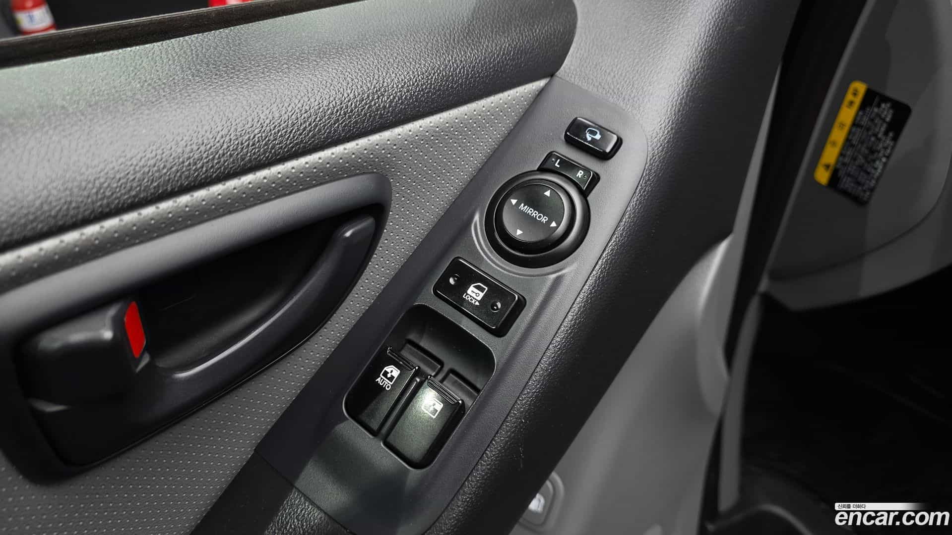 Starex Hyundai 2019.6-OPTION-023