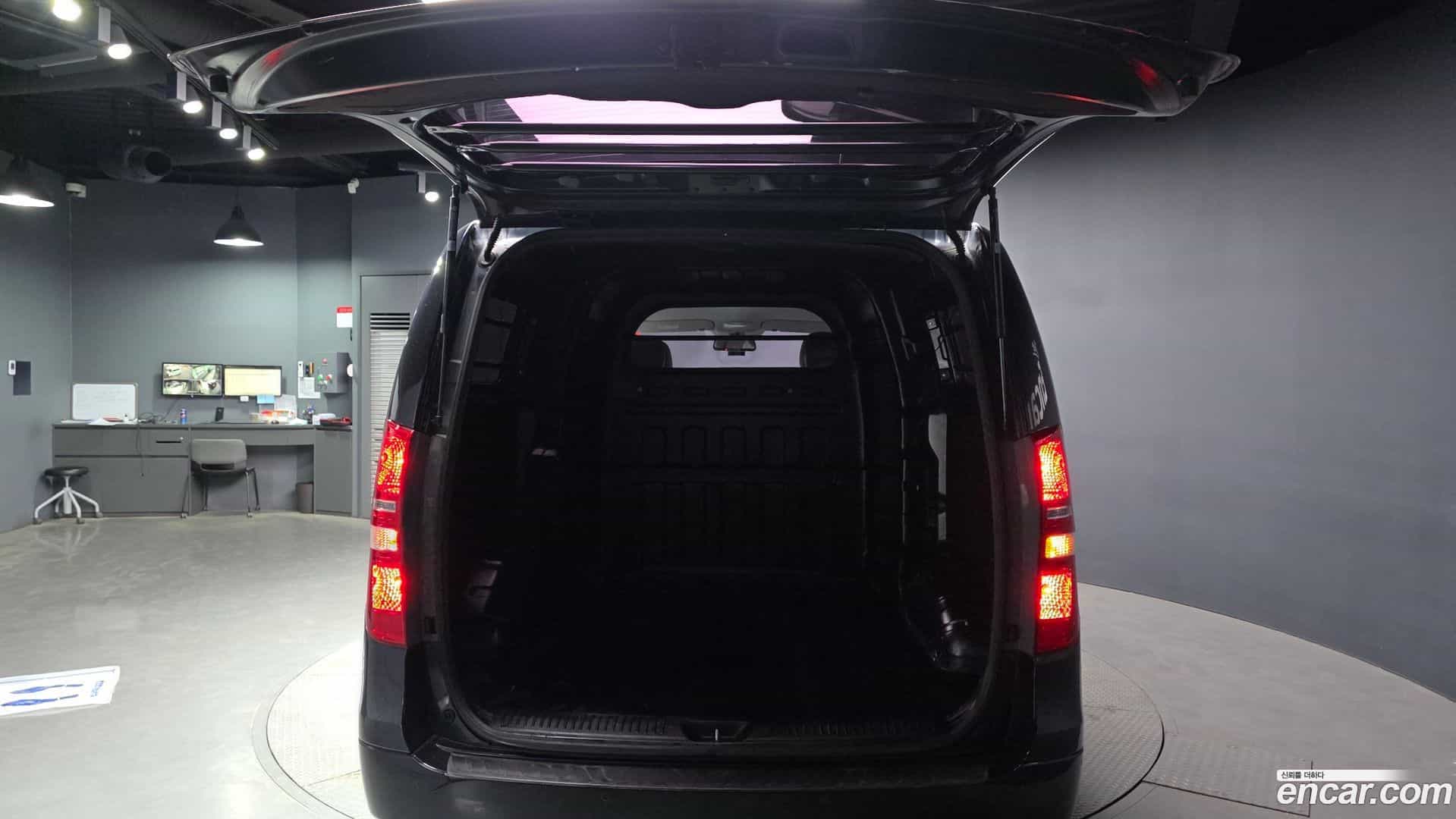 Starex Hyundai 2019.6-OPTION-024