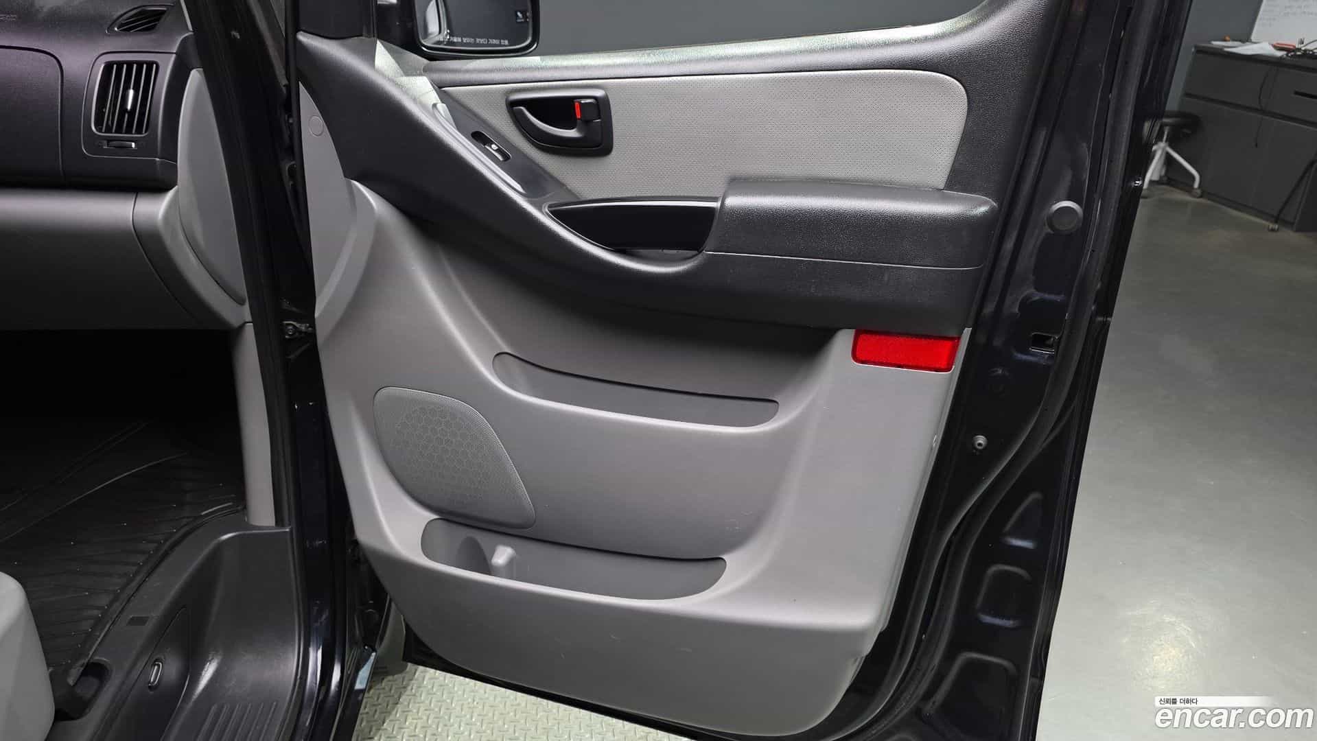Starex Hyundai 2019.6-INNER-035