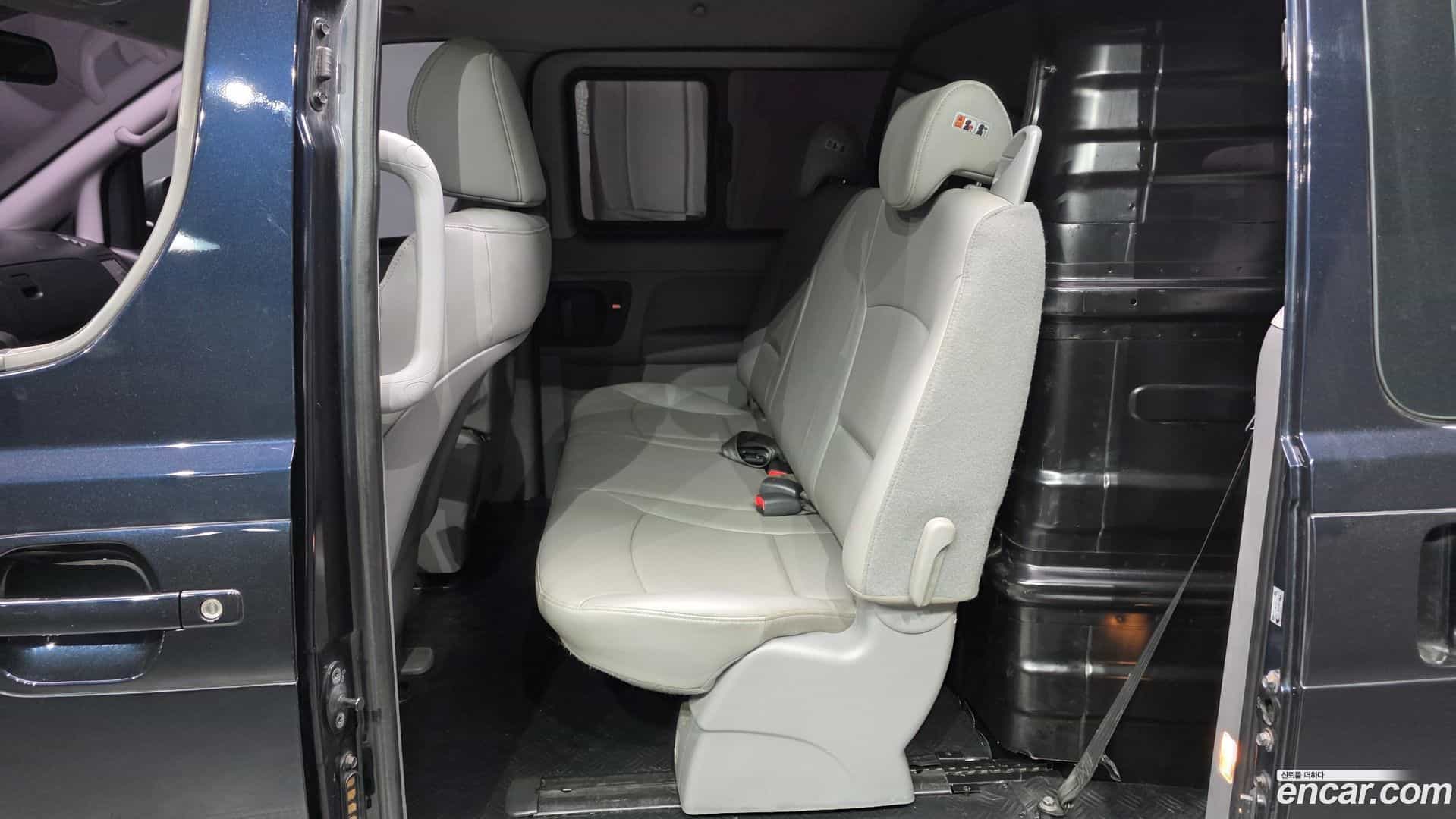 Starex Hyundai 2019.6-INNER-036