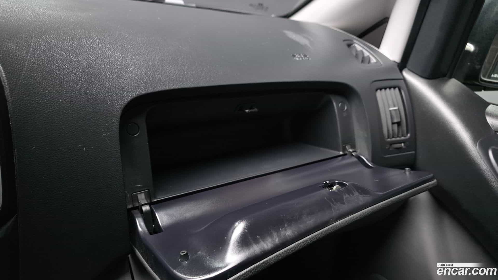Starex Hyundai 2019.6-OPTION-043