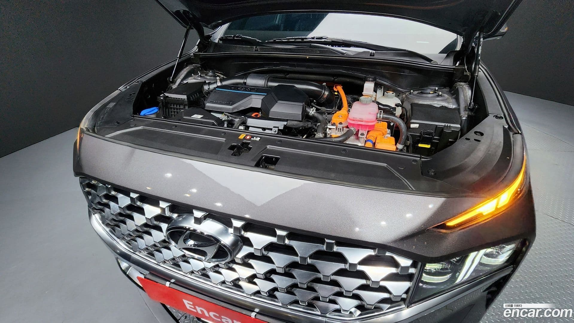 Main__Slider__Photo:Santafe Hyundai 2021.8-5