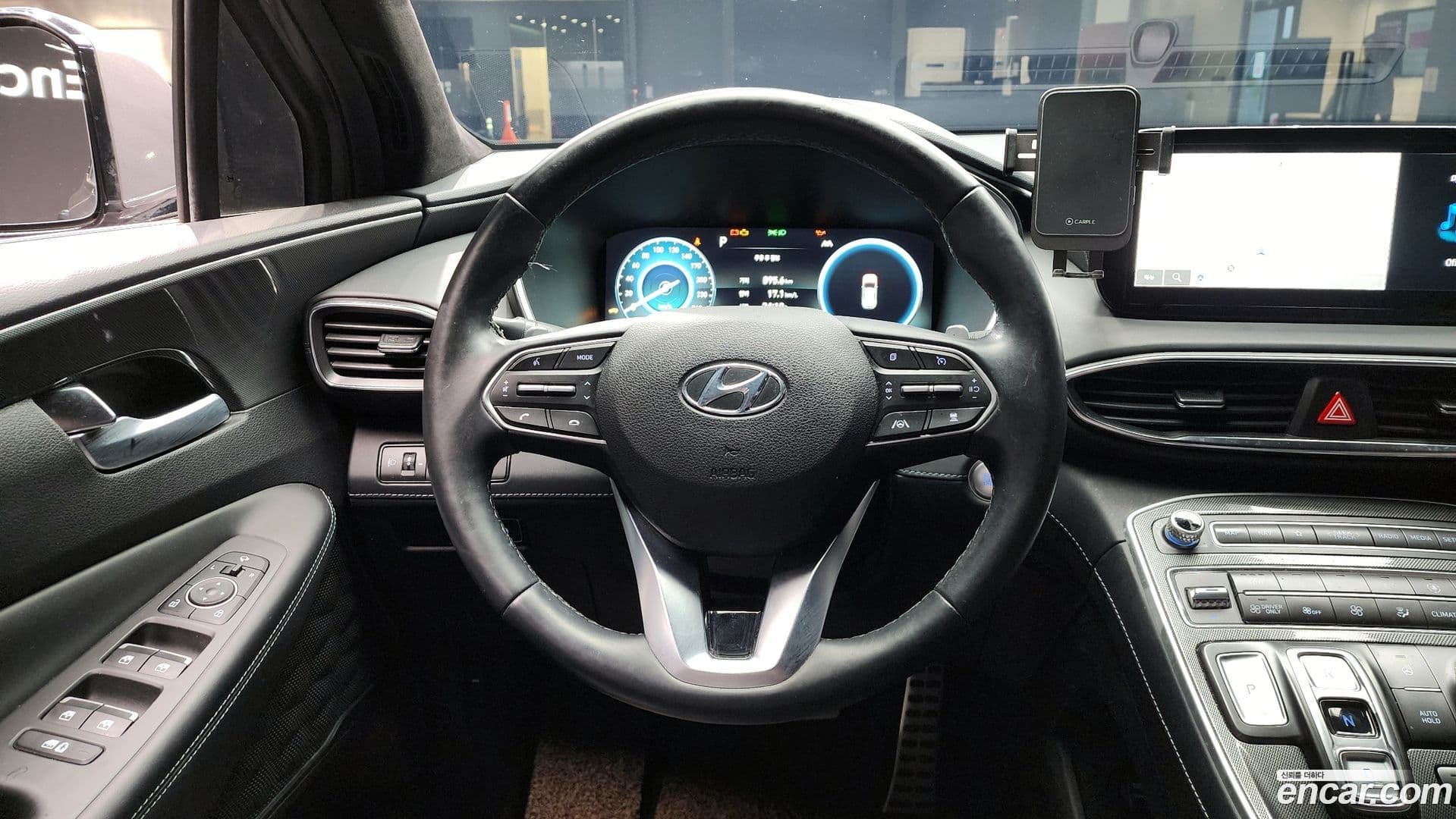 Main__Slider__Photo:Santafe Hyundai 2021.8-13
